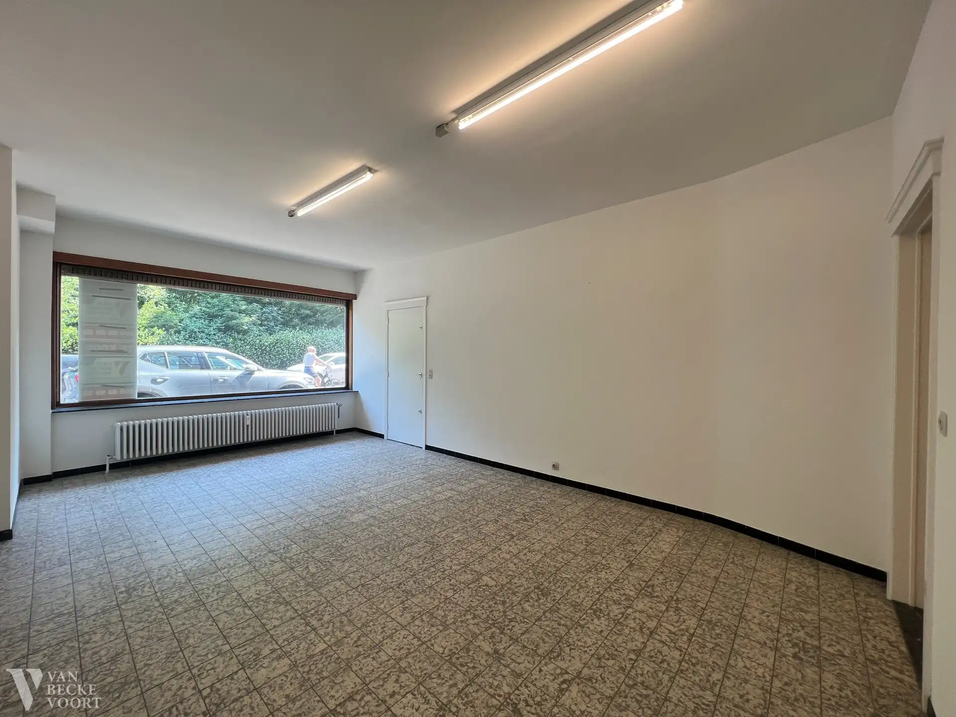 Handelsgelijkvloers 110m² foto 5