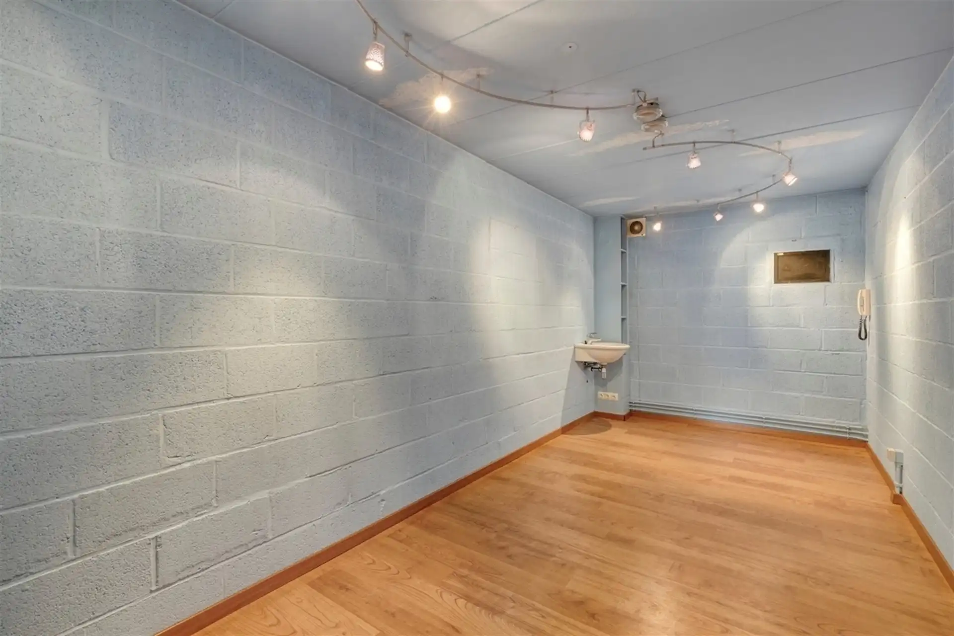 Recente en instapklare villa met 3/4 slaapkamers + bureau foto 20