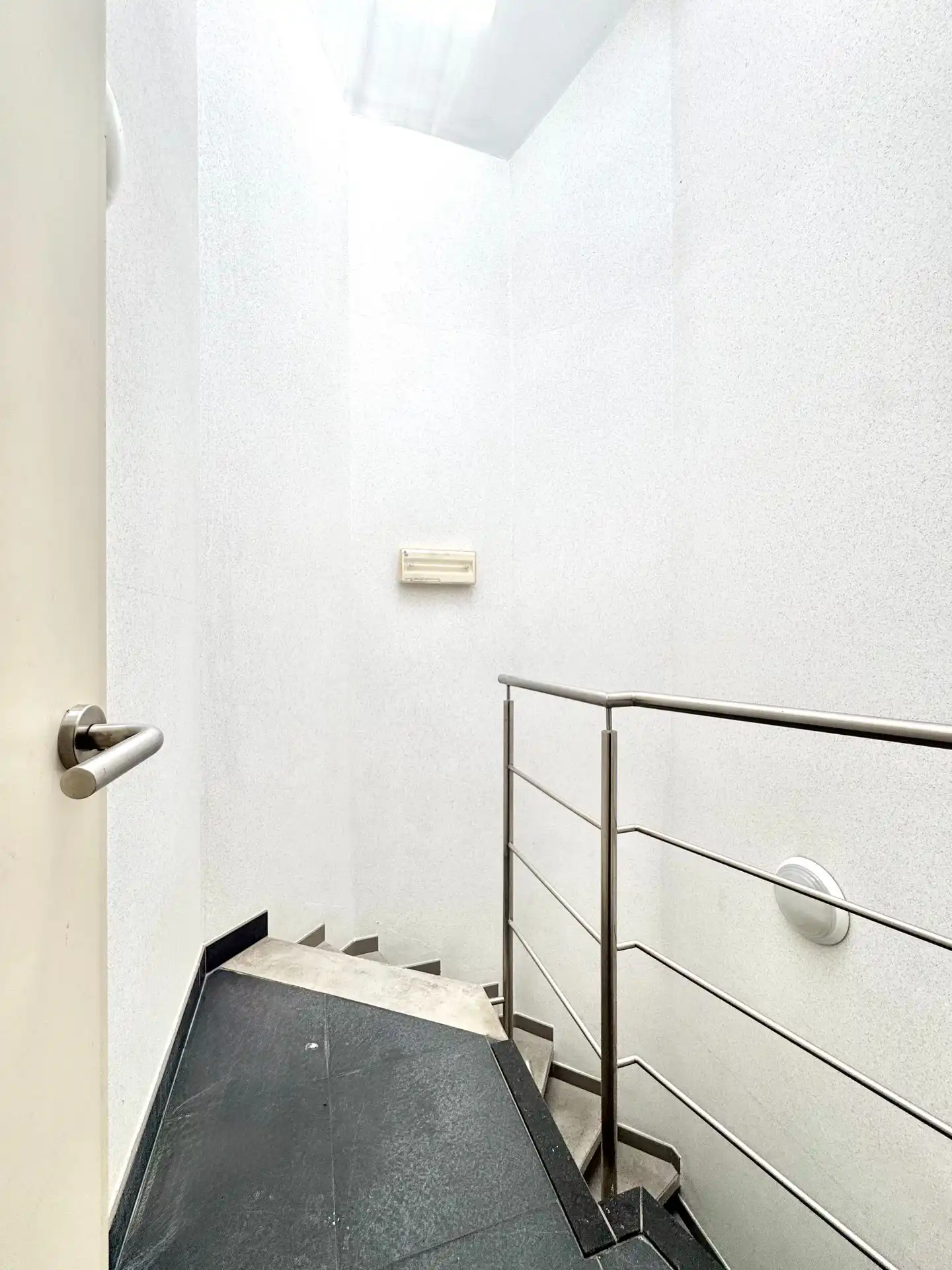 LICHTRIJK APPARTEMENT MET ZONNETERRAS EN 2 KAMERS foto 28