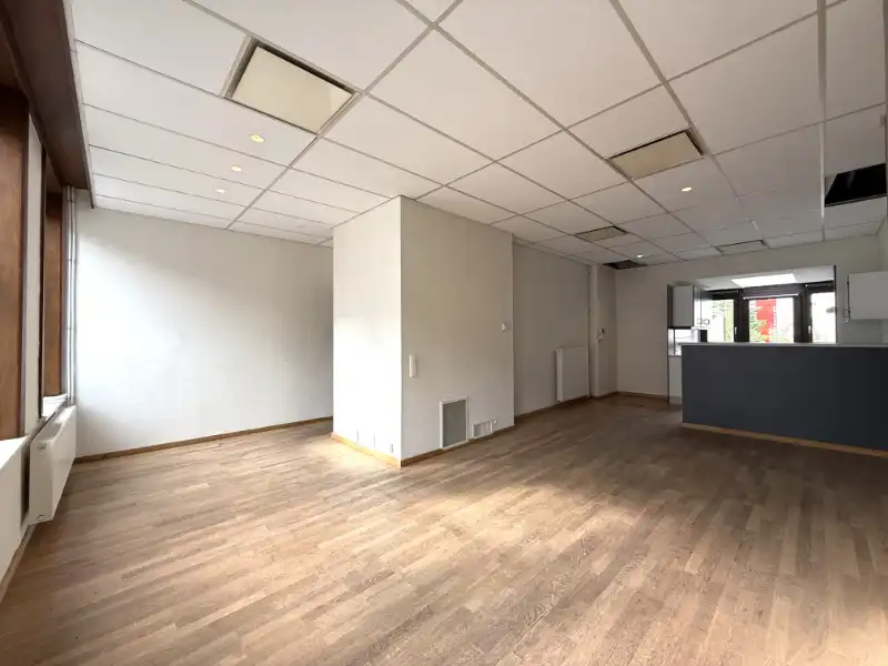 Lichtrijk duplexappartement met terras op wandelafstand van de Markt foto 3