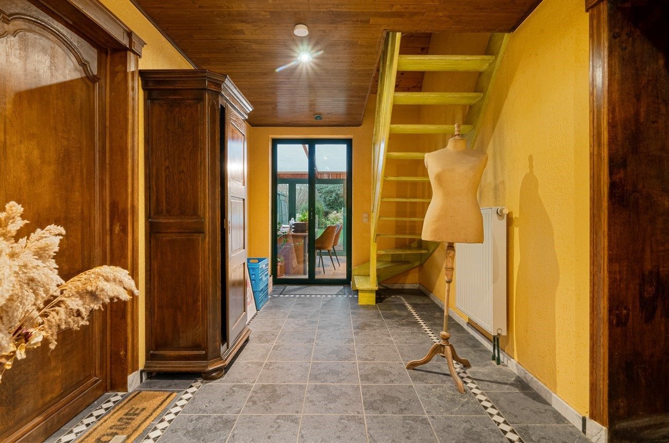 Goed gelegen villa in hoeve-stijl met ruime tuin foto 5