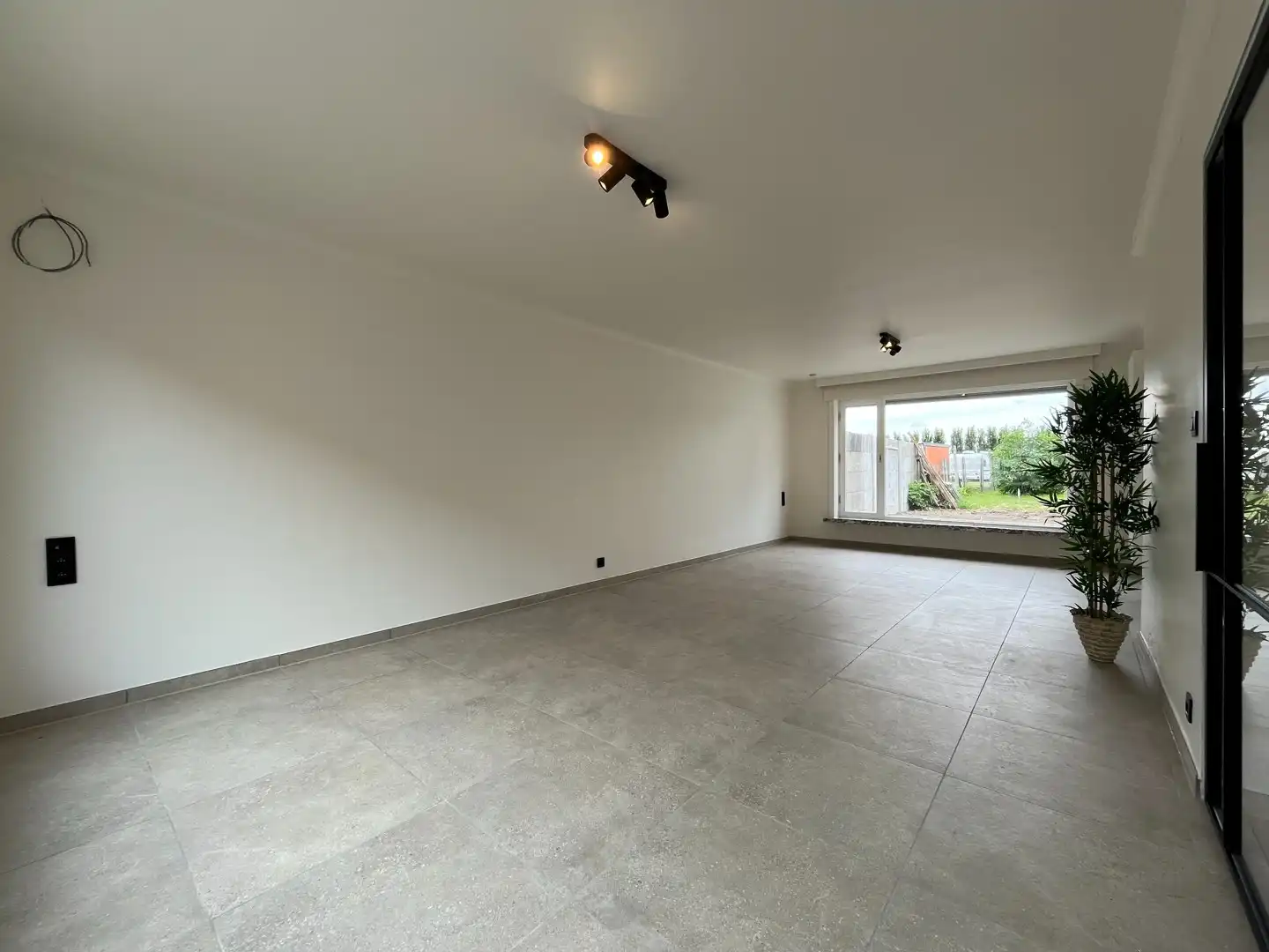 Moorsele - Instapklare woning met parking achteraan foto 3