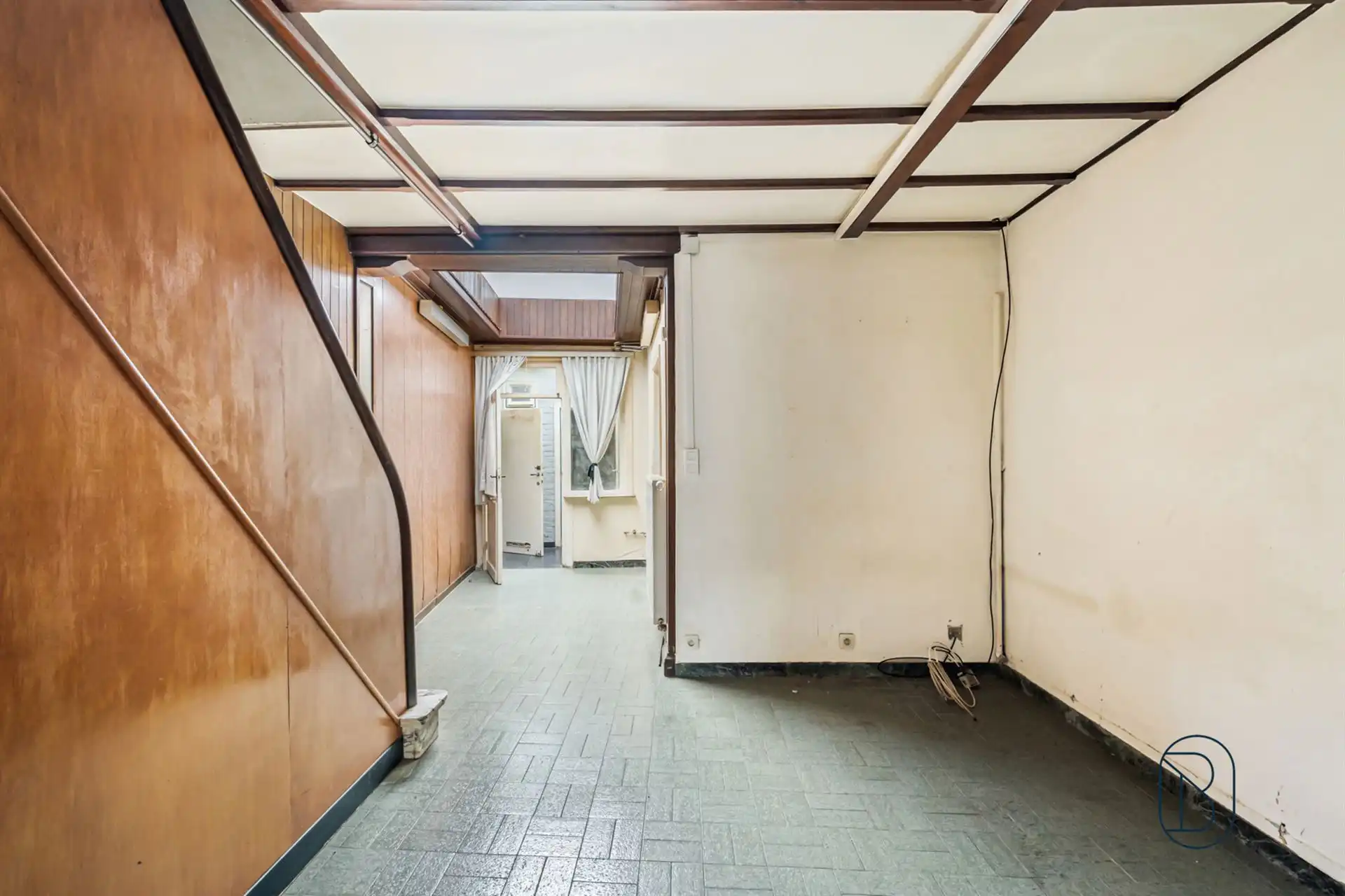 Te renoveren woning met 2 slk! foto 6