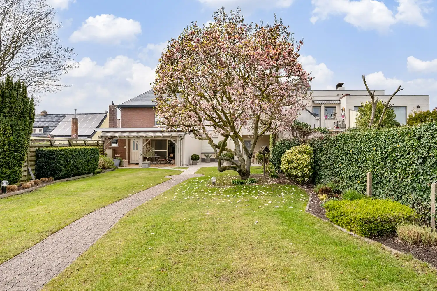 TE RENOVEREN WONING MET 3 SLPKS, PRACHTIGE TUIN + ACHTERLIGGENDE STAANPLAATS foto 34