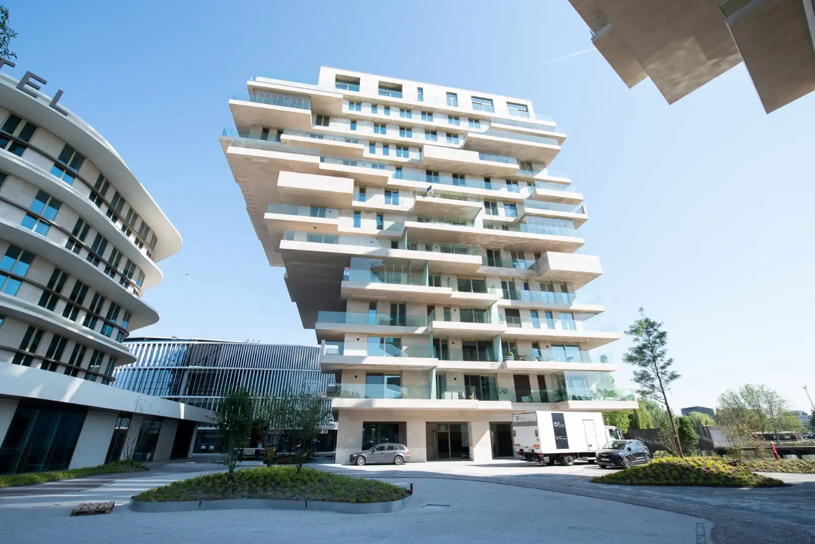 Prachtig BEN hoekappartement te huur in de gegeerde "Waterfront" residentie foto 2