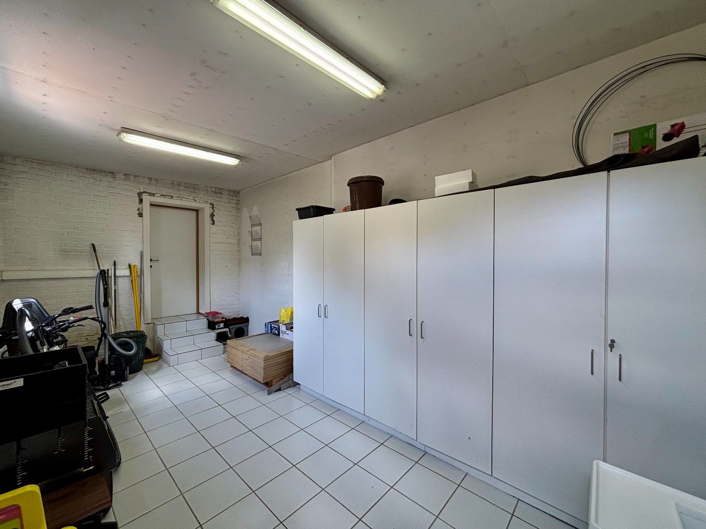 Gerenoveerde rijwoning in centrum Vlamertinge foto 11