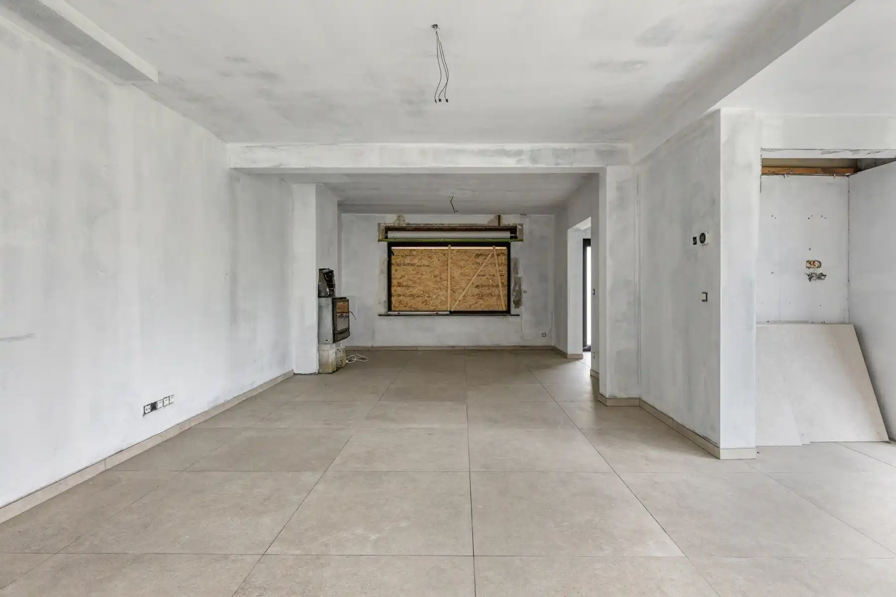 Ruime verder af te werken 2-gevel met 4 slaapkamers foto 12