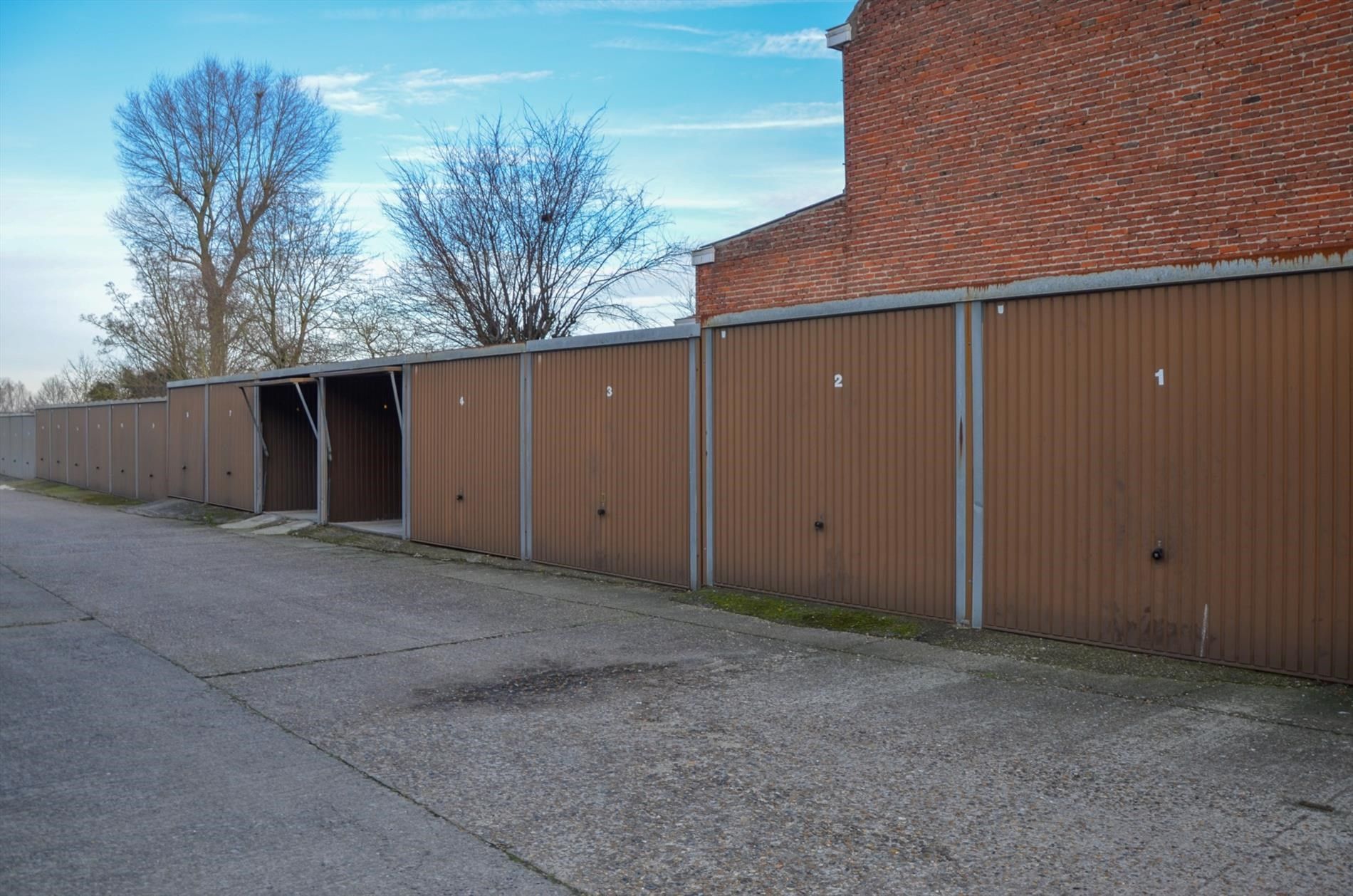 Diverse garages in het centrum foto 3