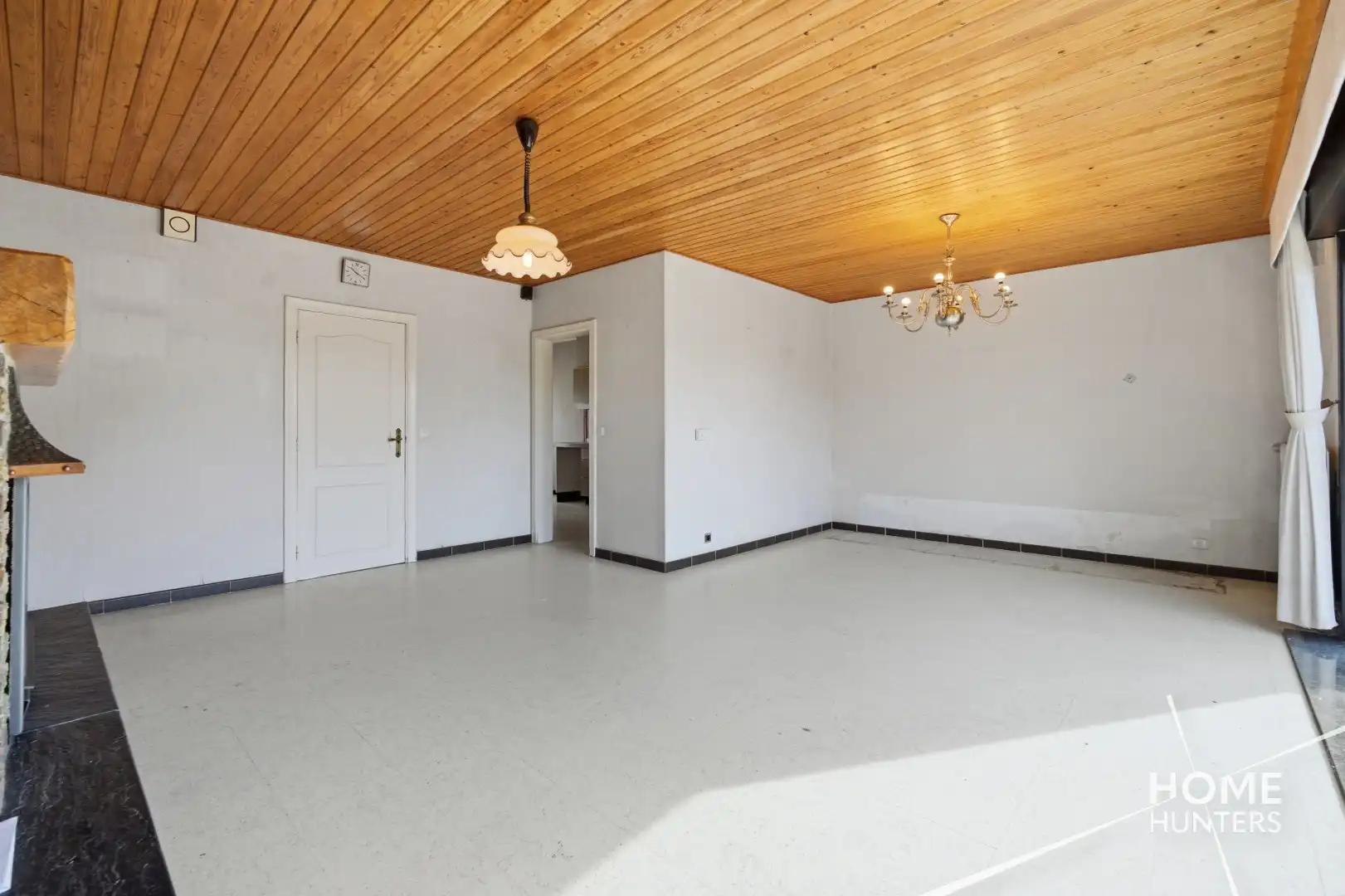 Ruime woning met oprit, garage, gunstig EPC en maar liefst 5 slaapkamers foto 8