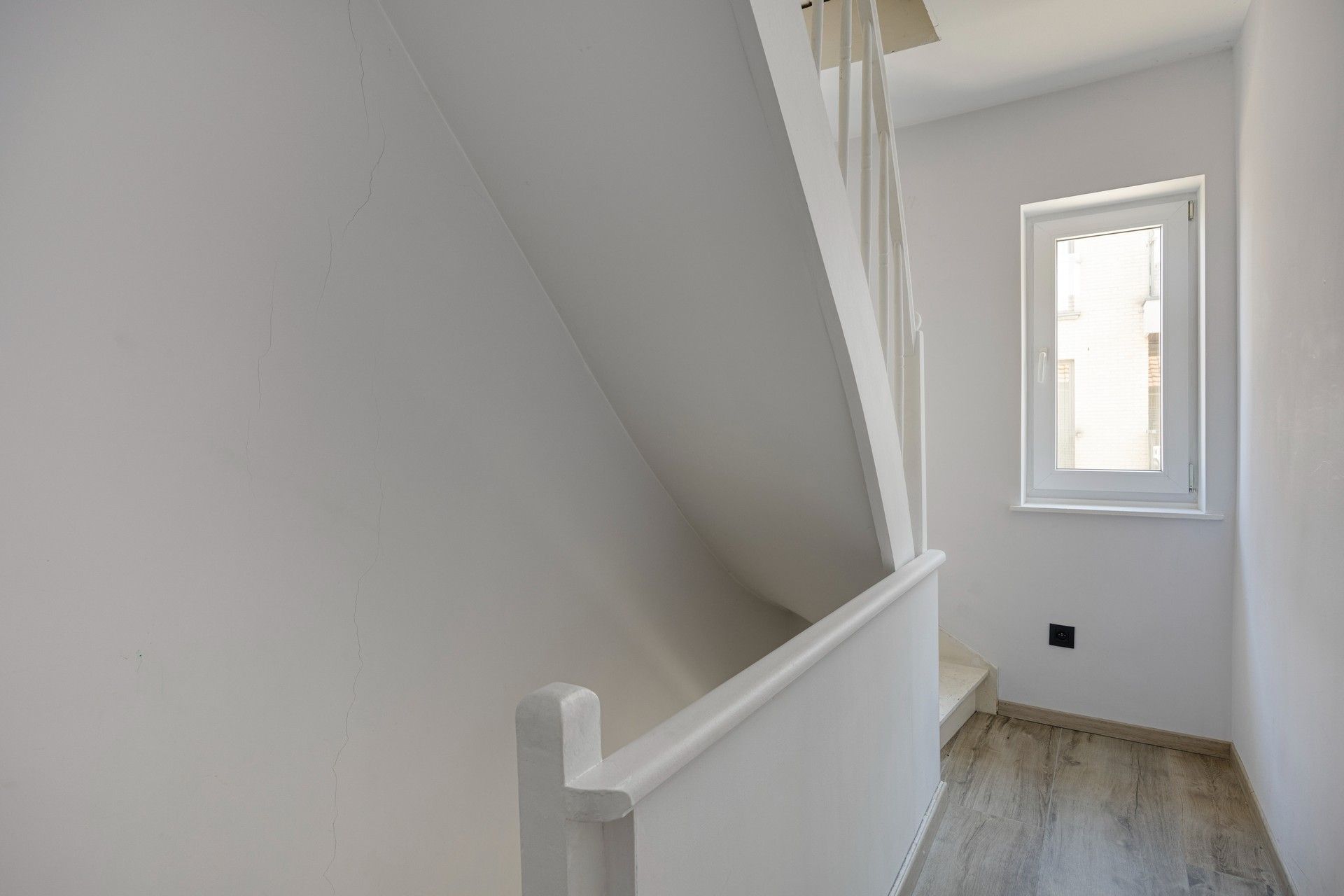 GERENOVEERDE RIJWONING OP 500M VAN CENTRUM foto 13
