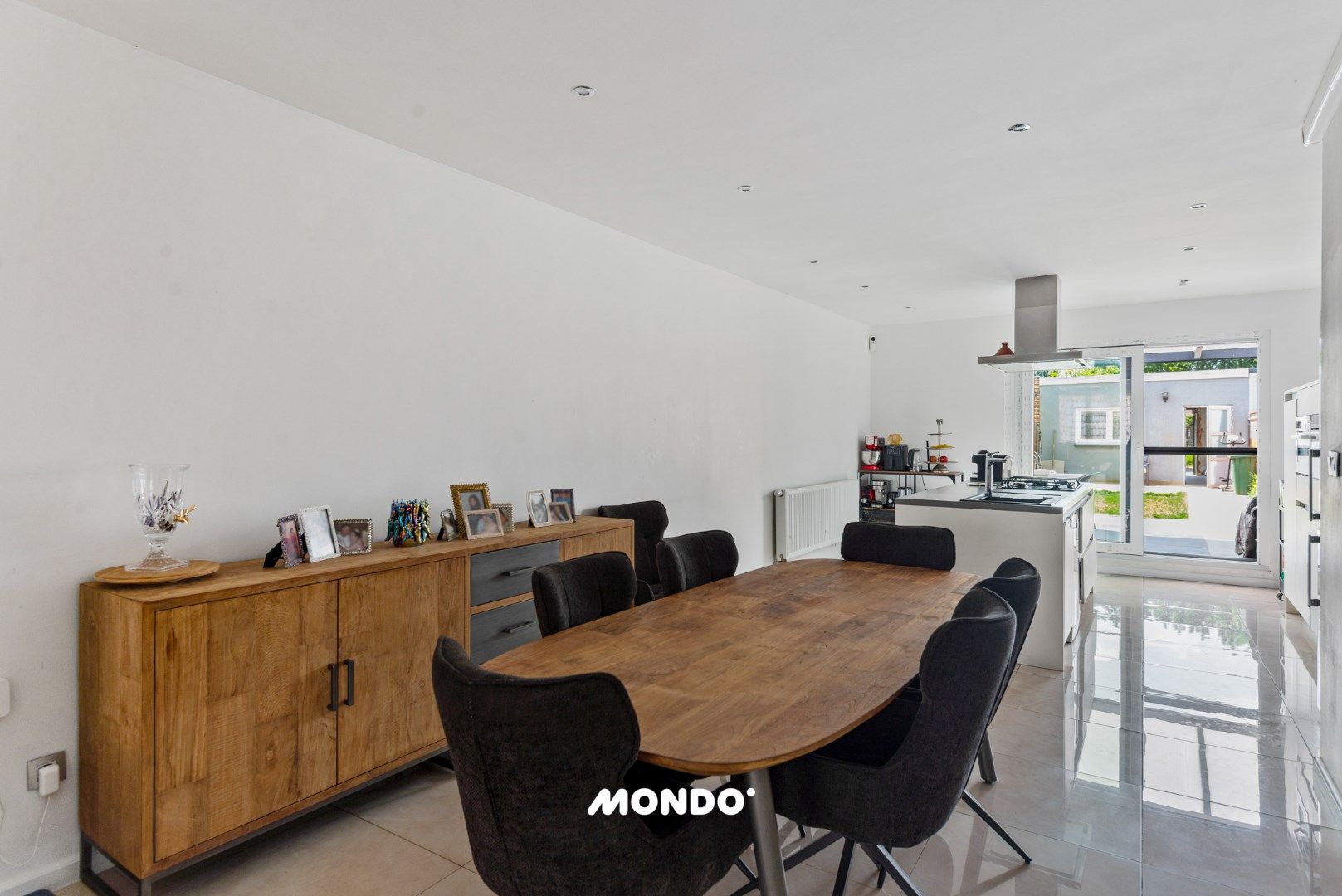 instapklare rijwoning met garage en zonnige tuin in Rumst foto 7
