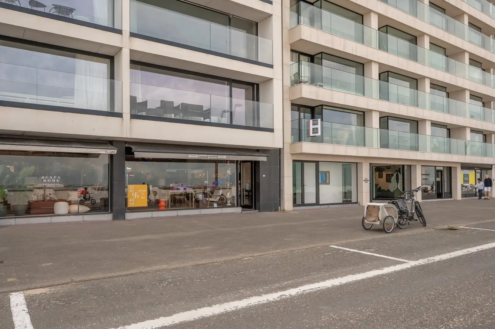 Prachtig Handelspand Gelegen Op De Zeedijk Van Knokke foto 14