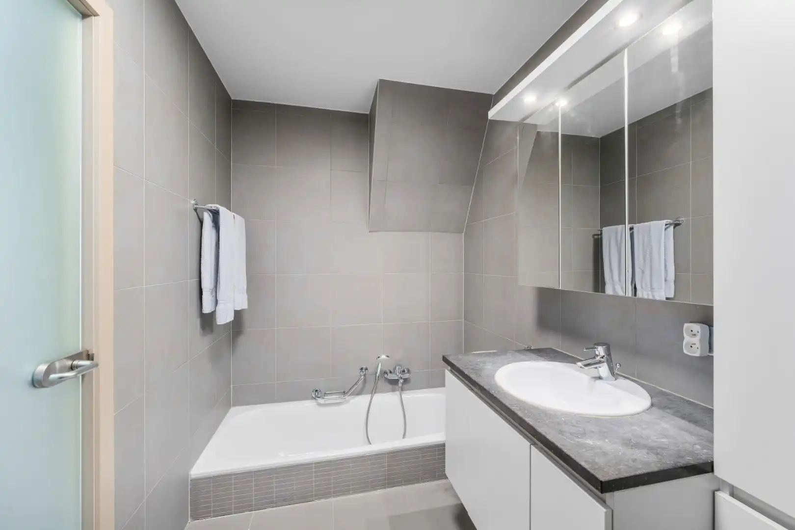 Prachtig duplex appartement met zijdelings zeezicht foto 11