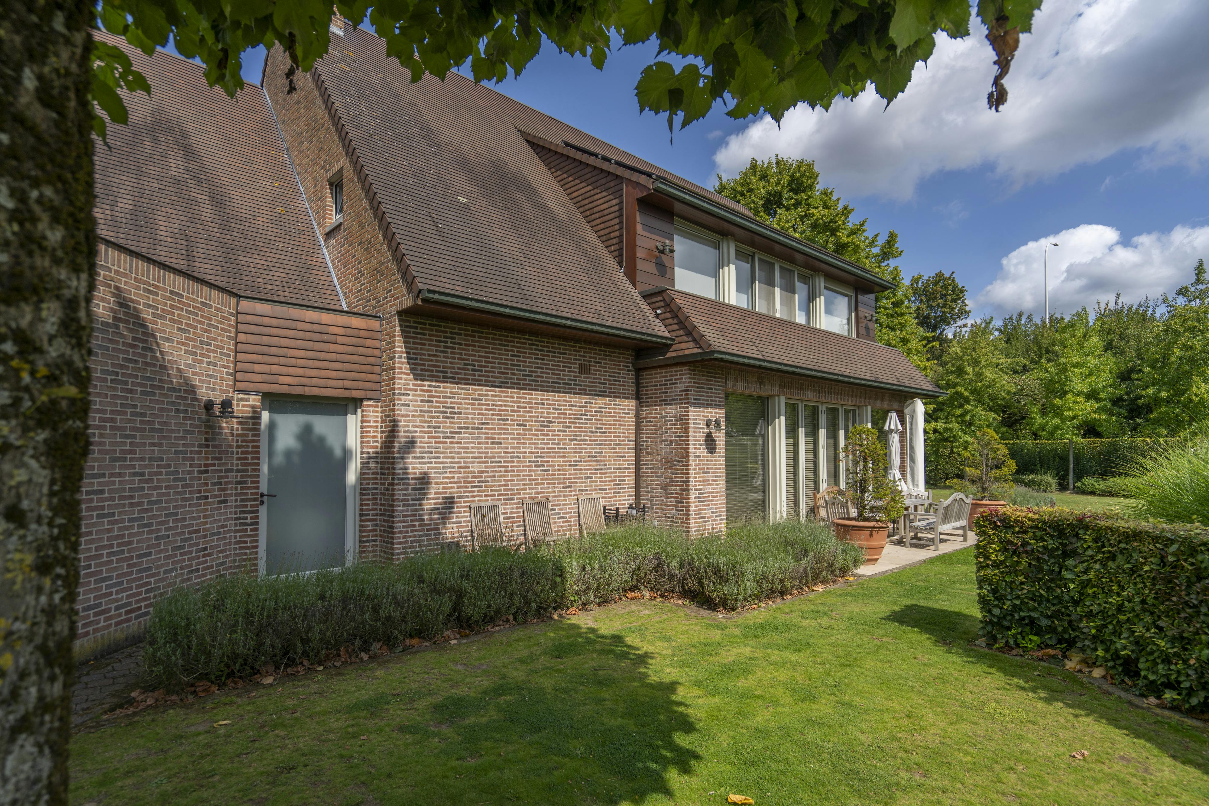 Unieke villa te koop op een toplocatie in Kortrijk!  foto 14