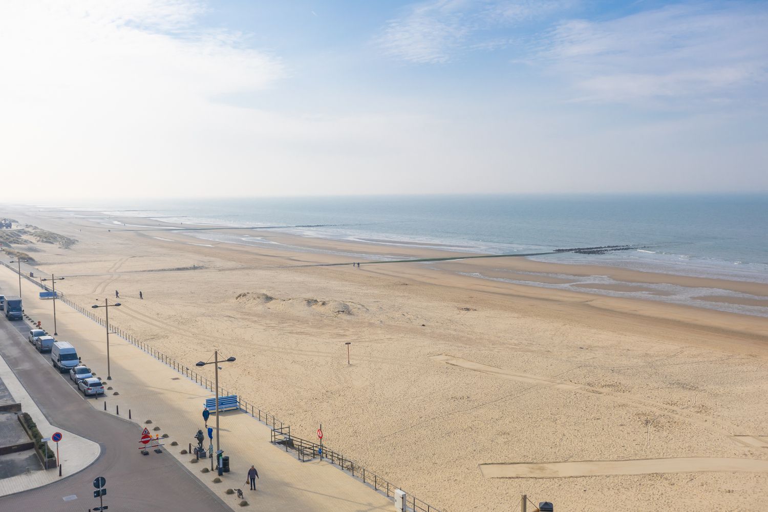 Gerenoveerde studio met prachtig frontaal zeezicht te Middelkerke foto 6