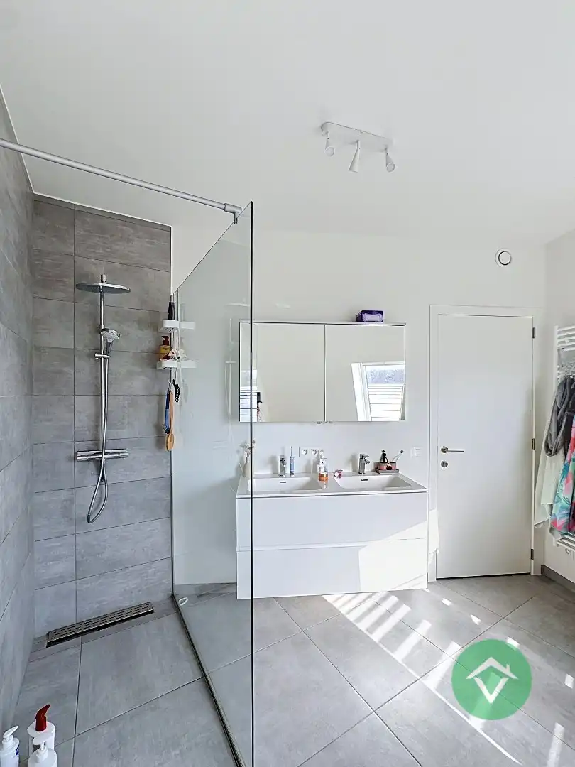 Ruim 3-slaapkamer appartement met 129 m² bewoonbare oppervlakte te Gistel foto 12