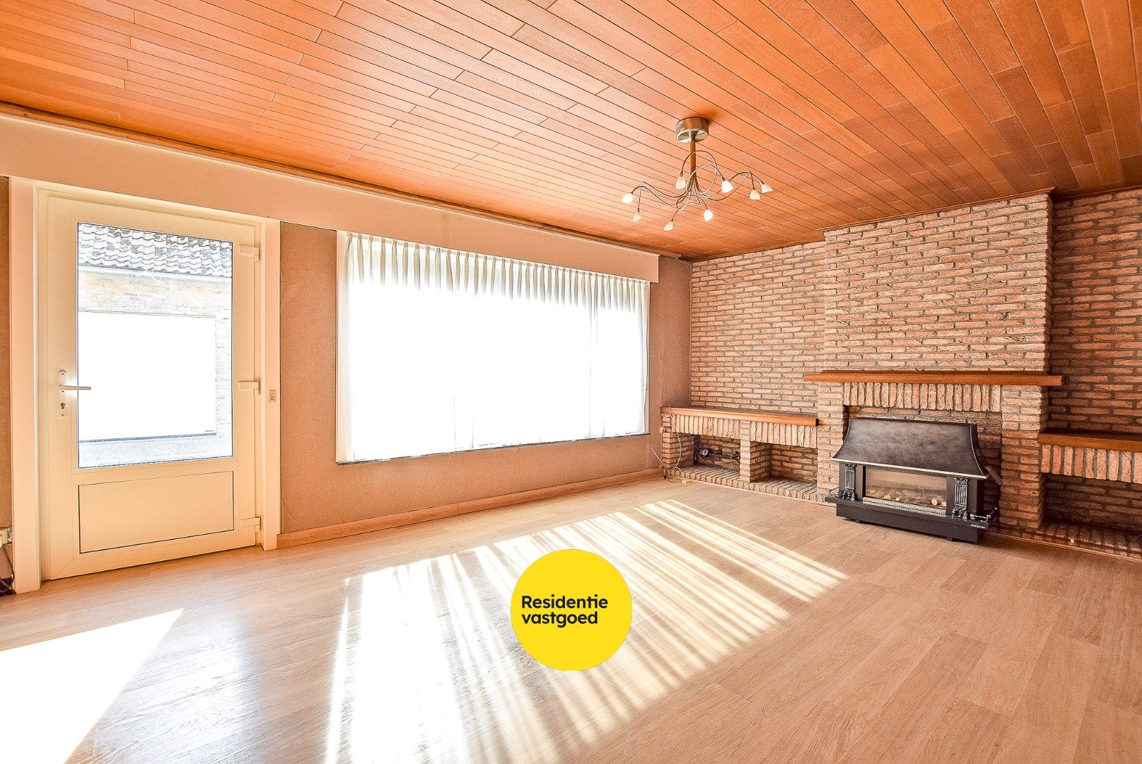 Ruime gezinswoning met 3 slaapkamers, grote tuin en garage.  foto 5