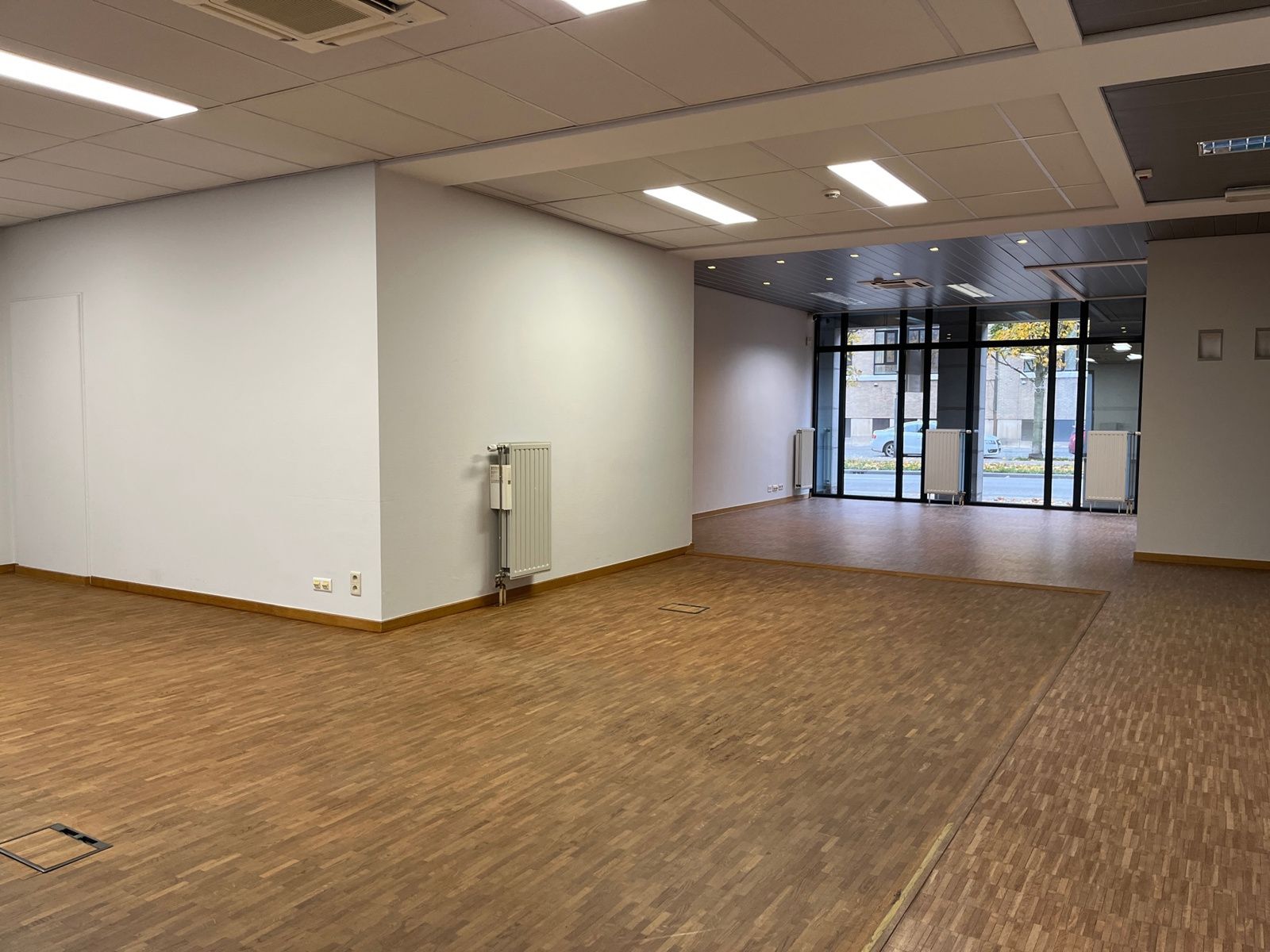 HANDELSRUIMTE (286 M2) + TERRAS (65M2) TE HASSELT- CENTRUM  foto 38