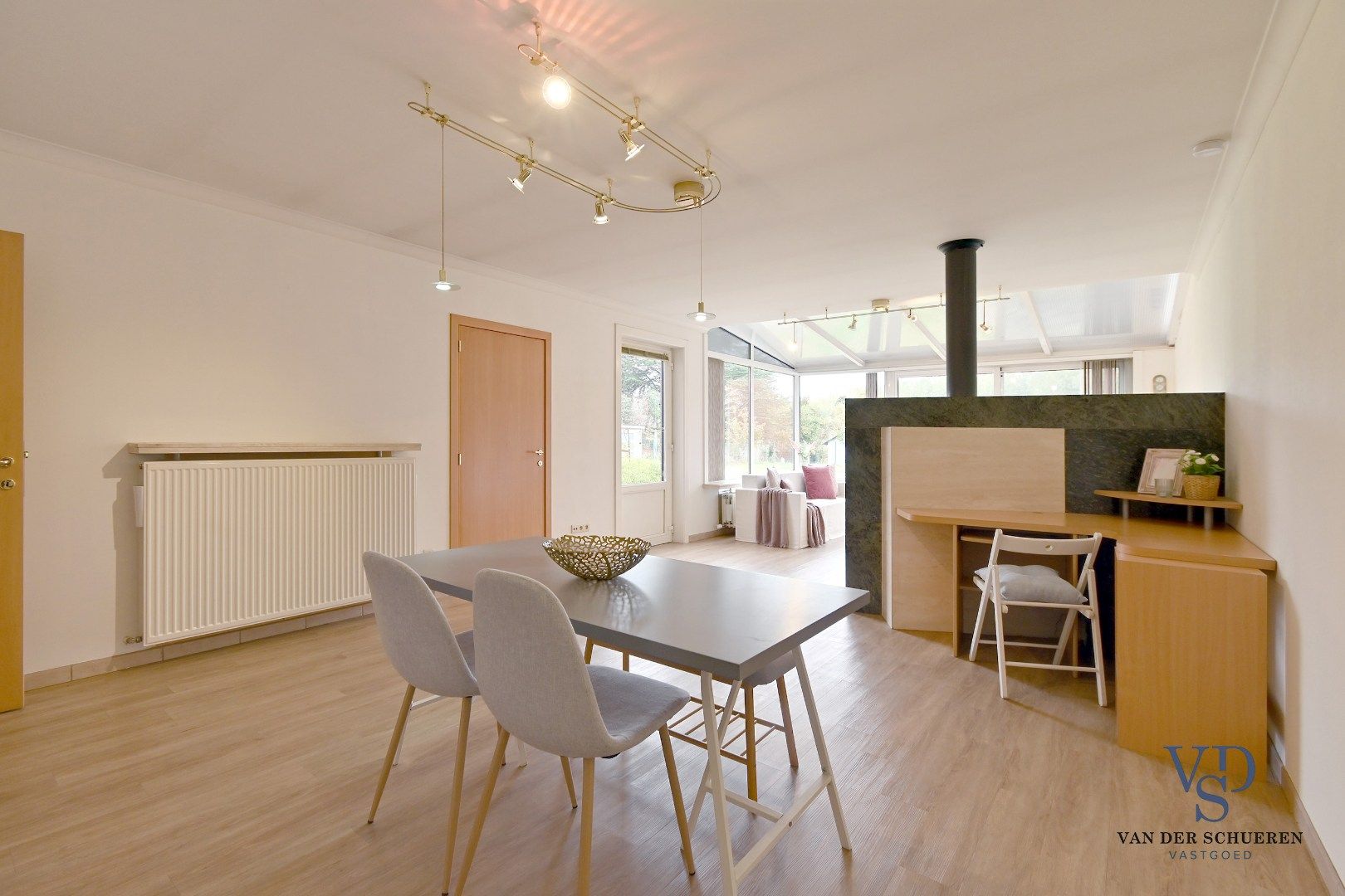 Tijdloos en ruim (> 300 m²) wonen. foto 4