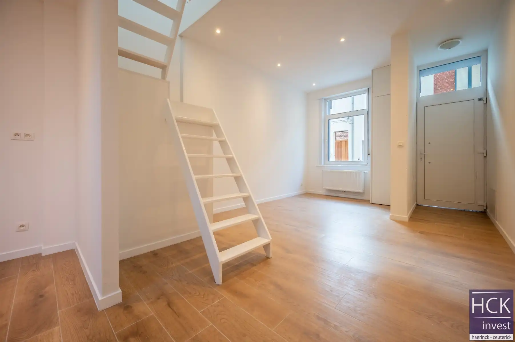 GENT - Nieuw gerenoveerde woning vlakbij St. Pieters station! foto 3