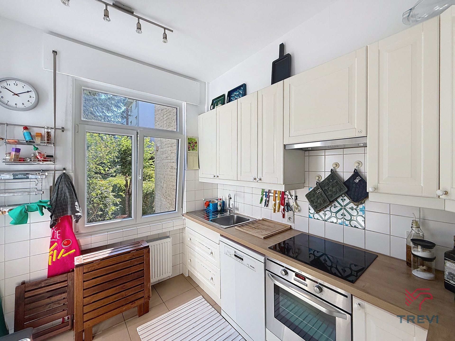 Eengezinswoning met 4 slaapkamers + kantoor en tuin! foto 7