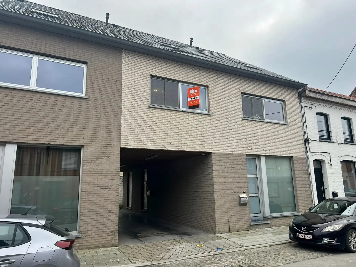 Ruim appartement met 2 slaapkamers en gezellig terras  foto {{pictureIndex}}