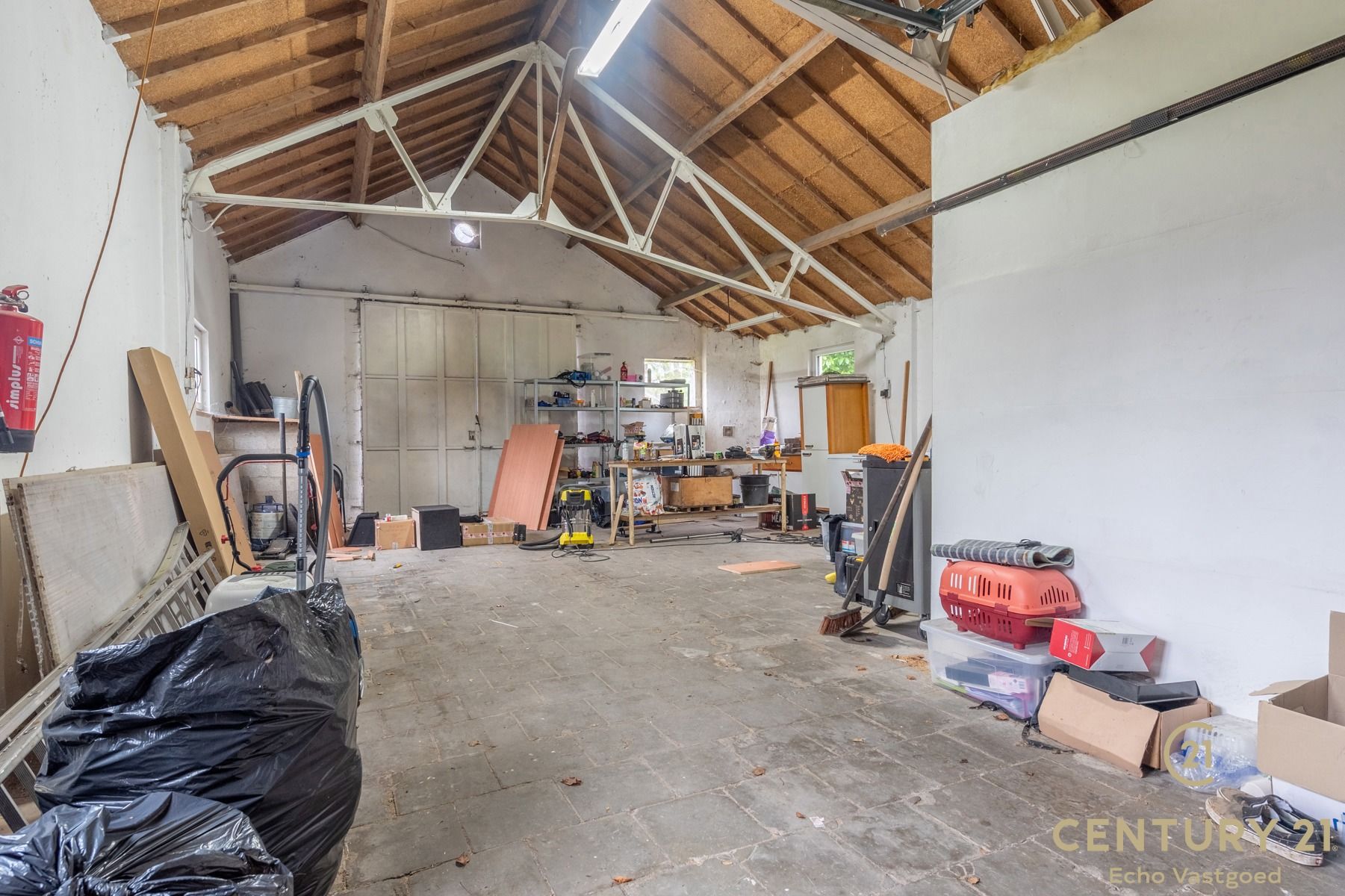 Charmante en gezellige gezinswoning met grote garage en tuin foto 14