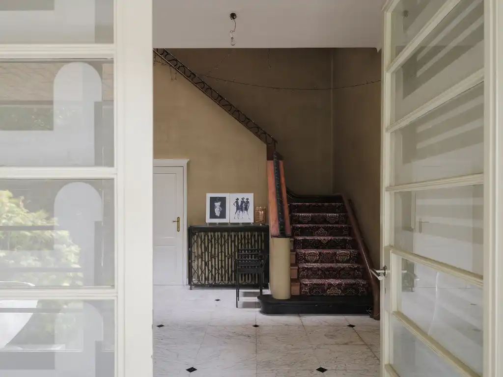 Omgeving Sint-Pieters station - Imposante half vrijstaande villa met parktuin, in nieuwe zakelijkheid naar een ontwerp van architect&nbsp;Geo&nbsp;Bontinck (1935). foto 7