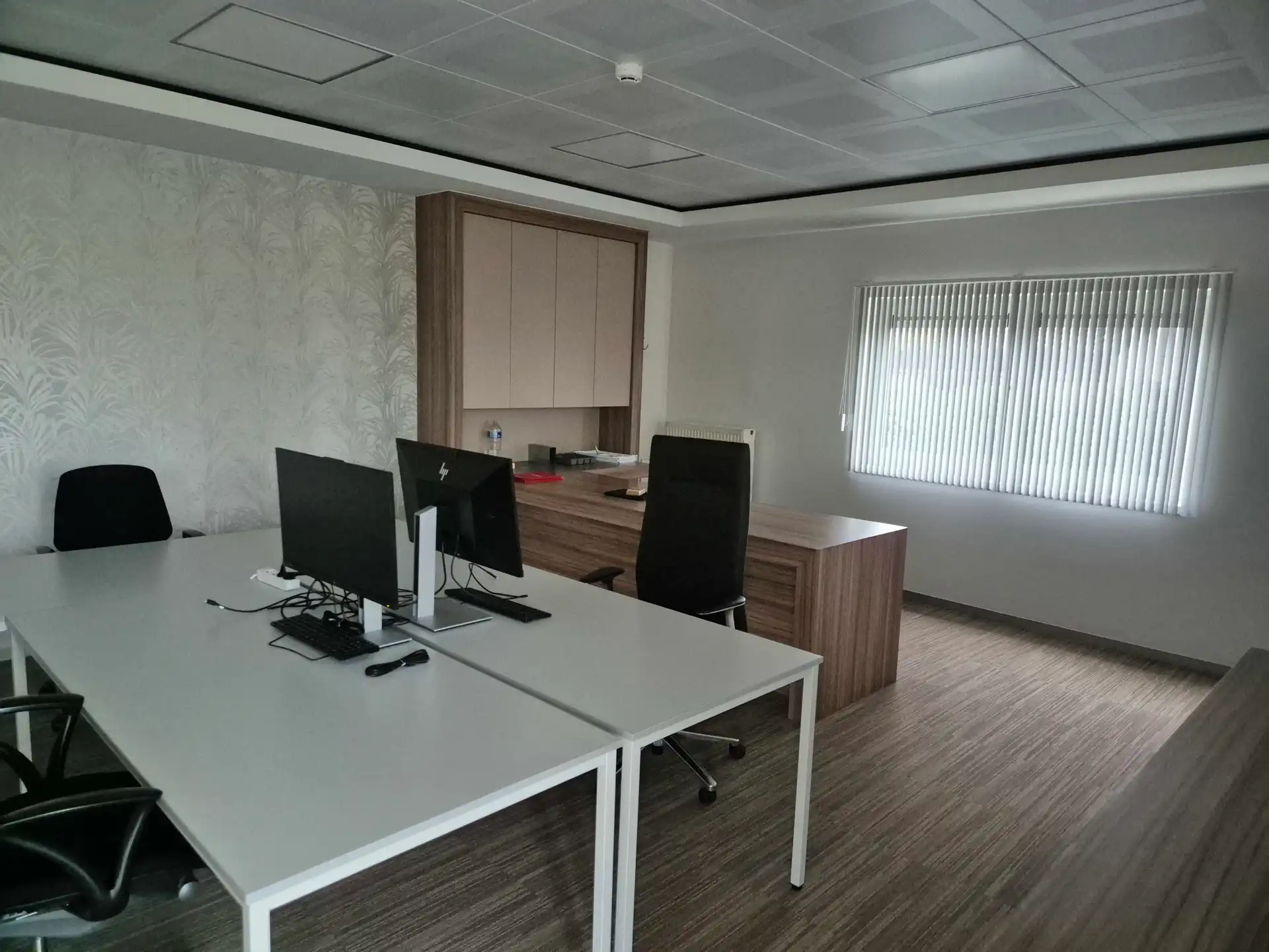 TE KOOP: Bedrijfsgebouw met mooie kantoren in Meeuwen foto 7