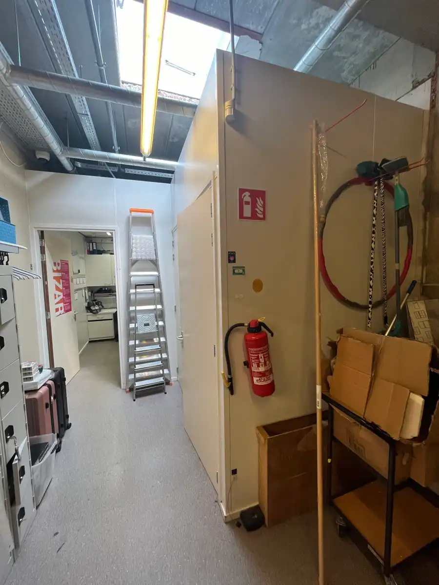 Handelsgelijkvloers te huur – Centrum Lanaken foto 13