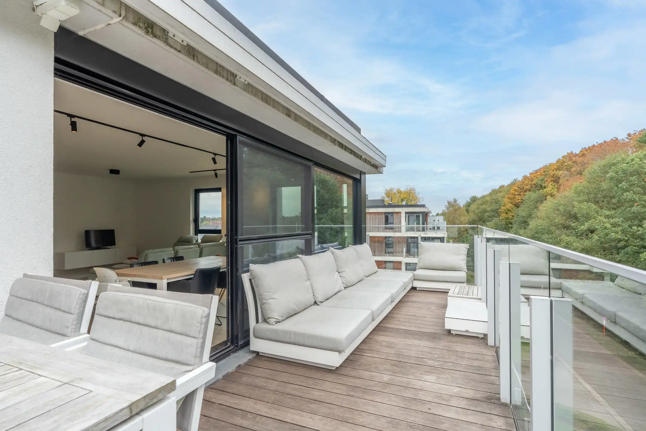 Energiezuinig penthouse met ruim terras en 2 autostaanplaatsen. foto 2