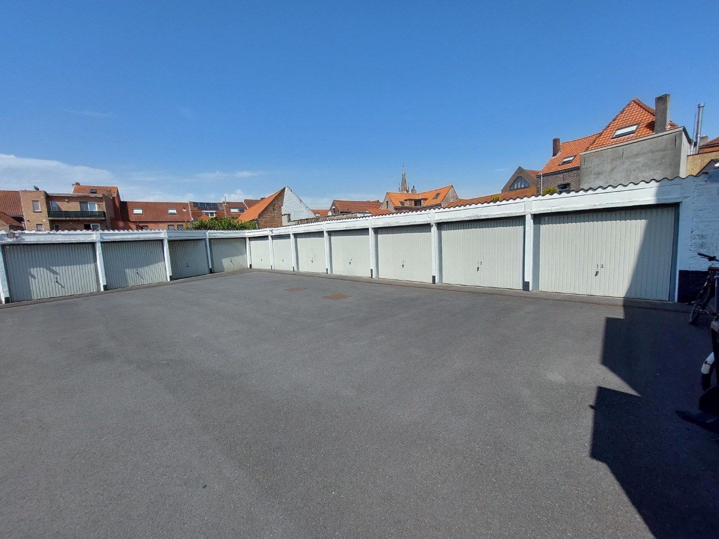 Garagebox in afgesloten complex  foto 3