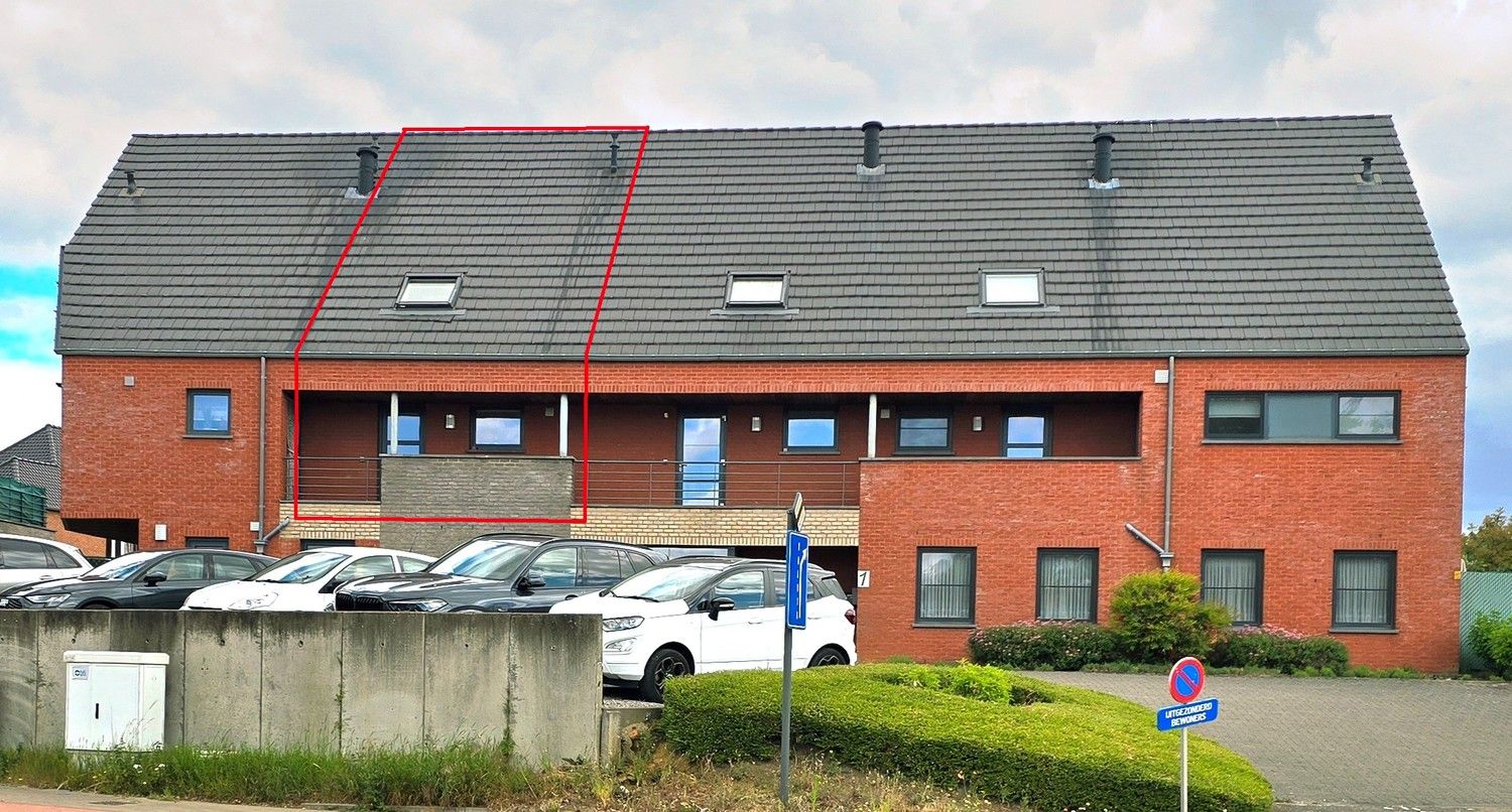 TE KOOP : instapklaar duplex-appartement met ruim terras en autostaaplaats te Heusden-Zolder foto 2