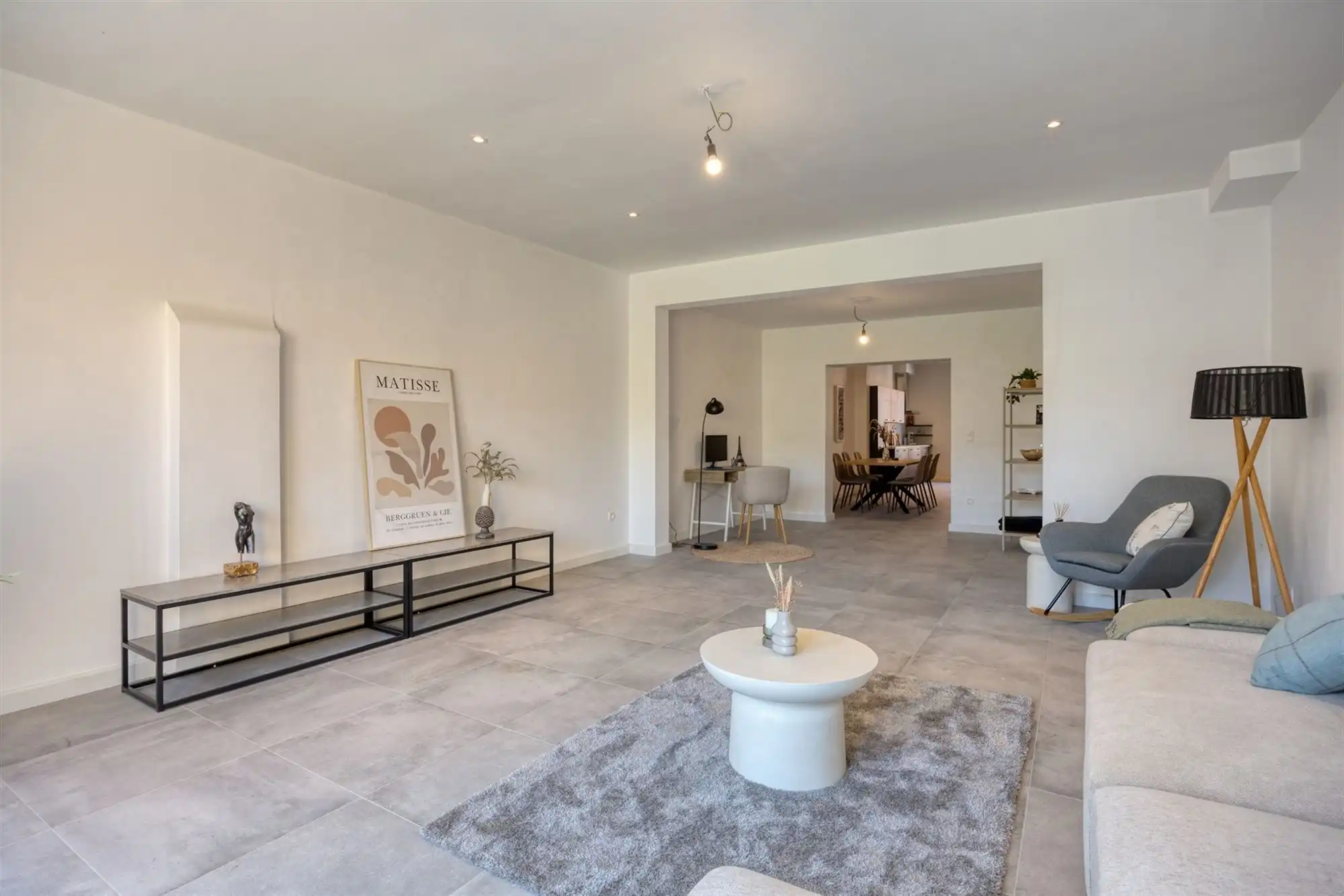 Volledig vernieuwde woning met 4 grote slaapkamers en tuin foto 10