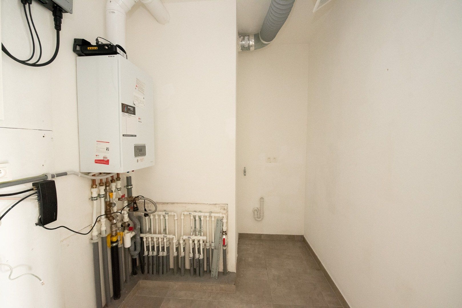 Volledig instapklaar appartement TE HUUR in centrum Waregem!  foto 12