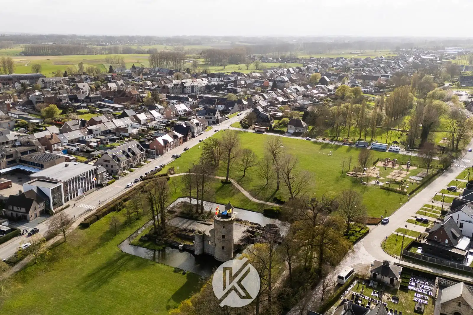 Handelspand met woonst in centrum Herzele foto 3