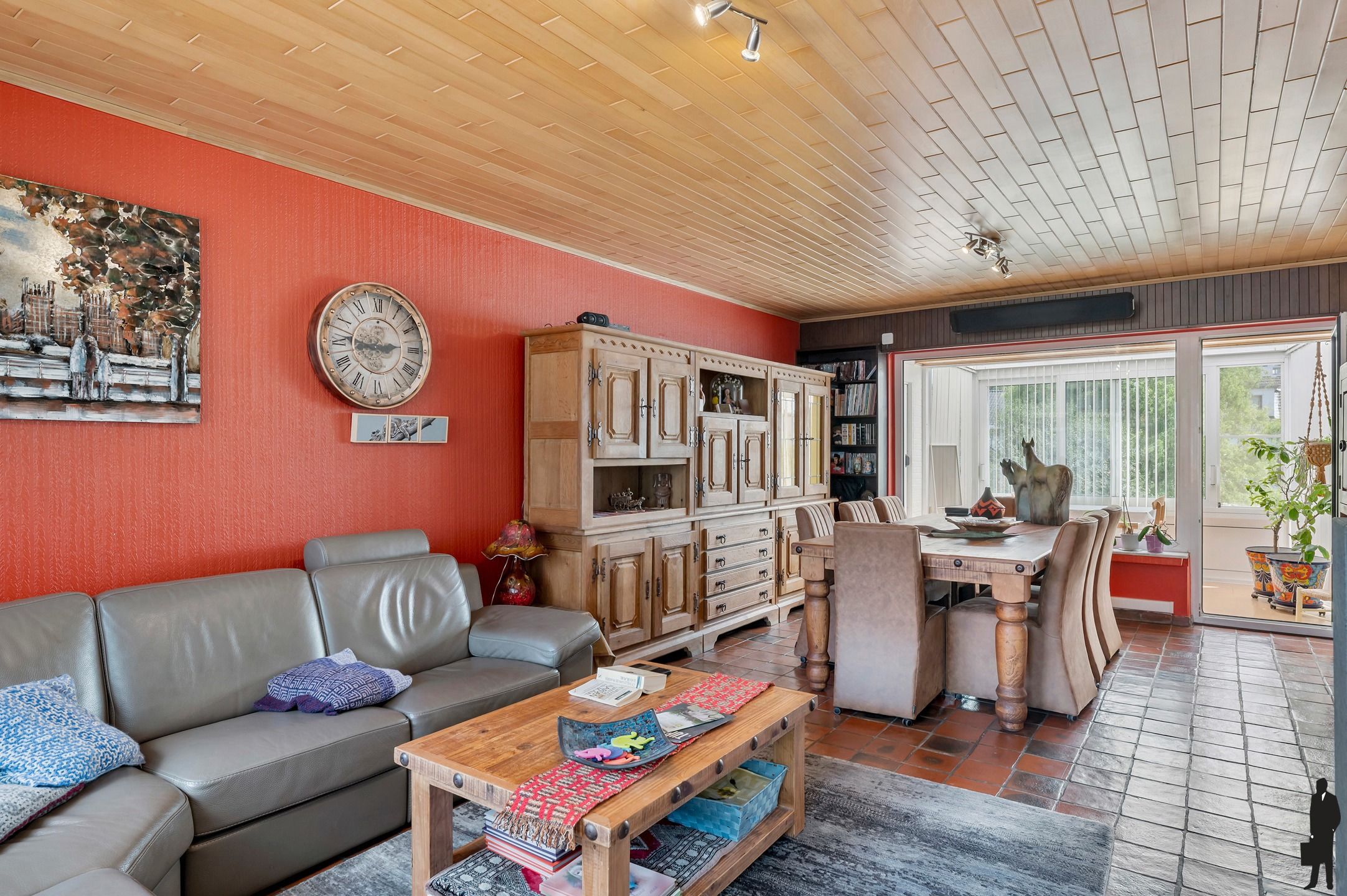 Bel-etage woning met 4-5 slks en een inpandige garage foto 4