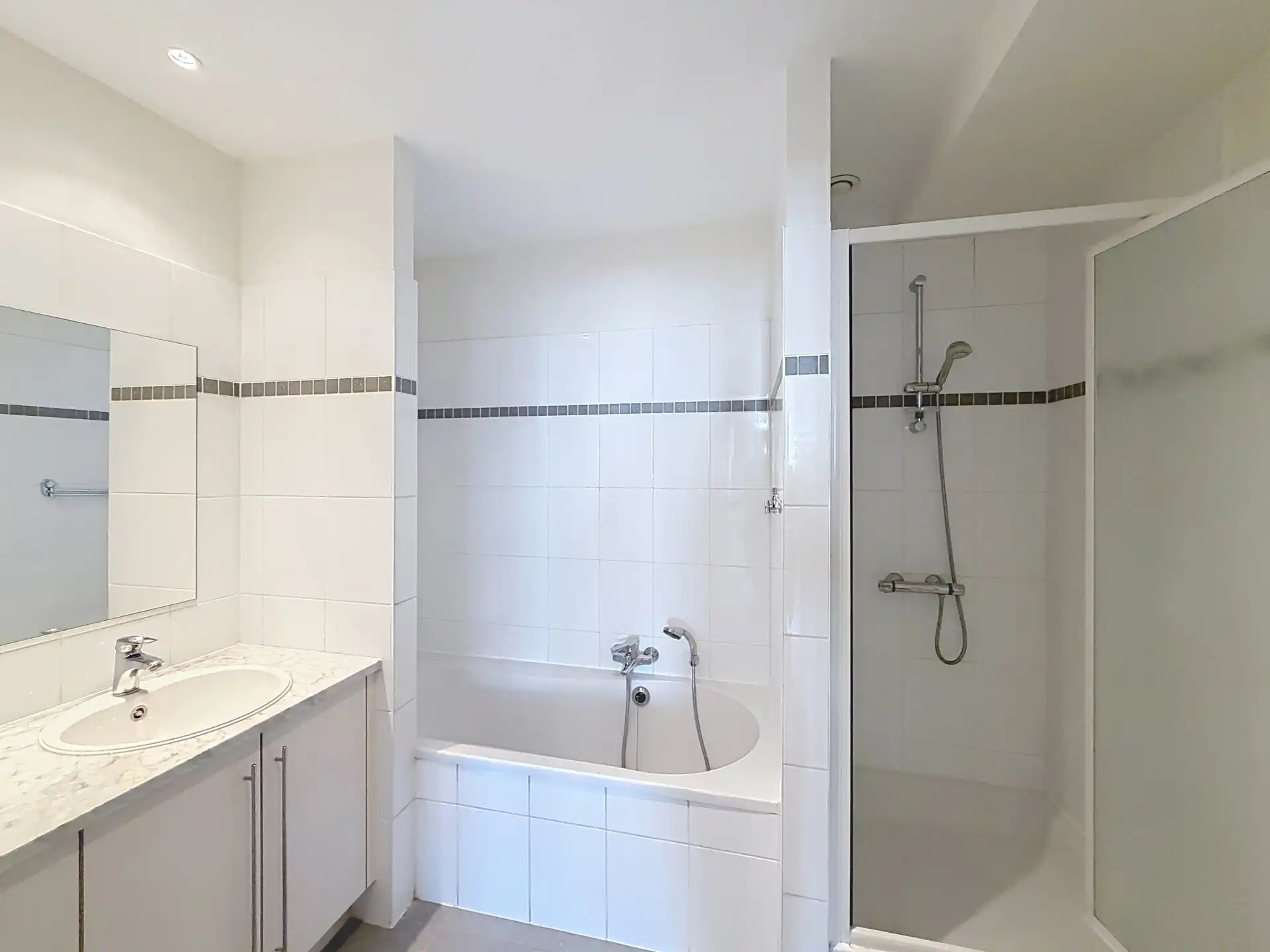 Appartement met 2 SLPK in het hooggelegen deel van St-Gillis foto 17