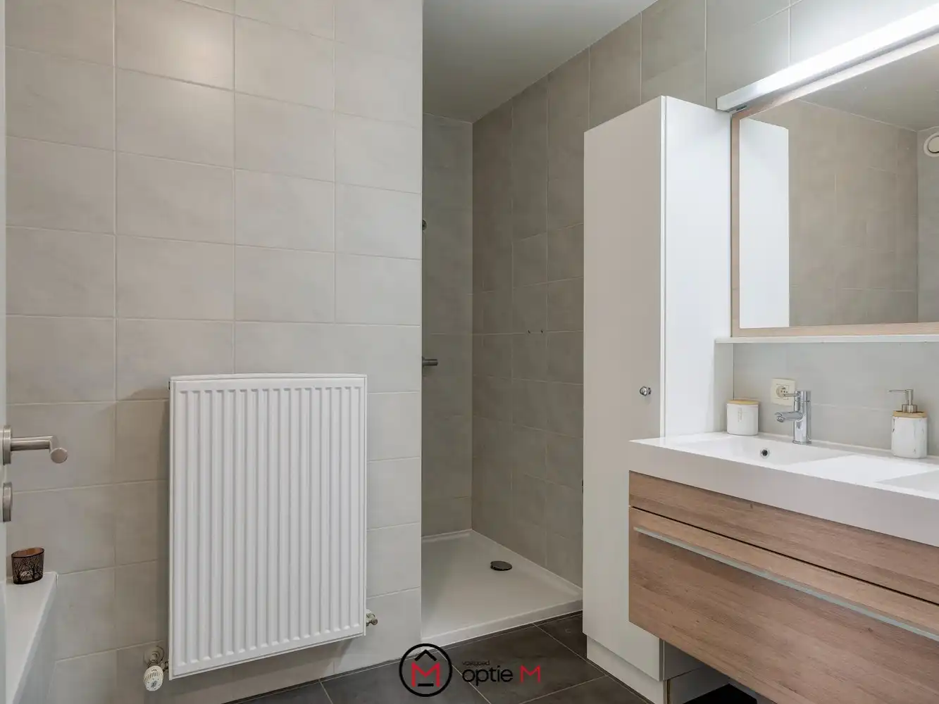 Ruim appartement in Bilzen-Hoeselt met parkeerplaats foto 16