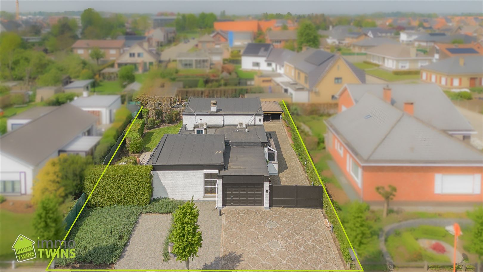 Ruime Vrijstaande Woning met 4 slpks foto {{pictureIndex}}