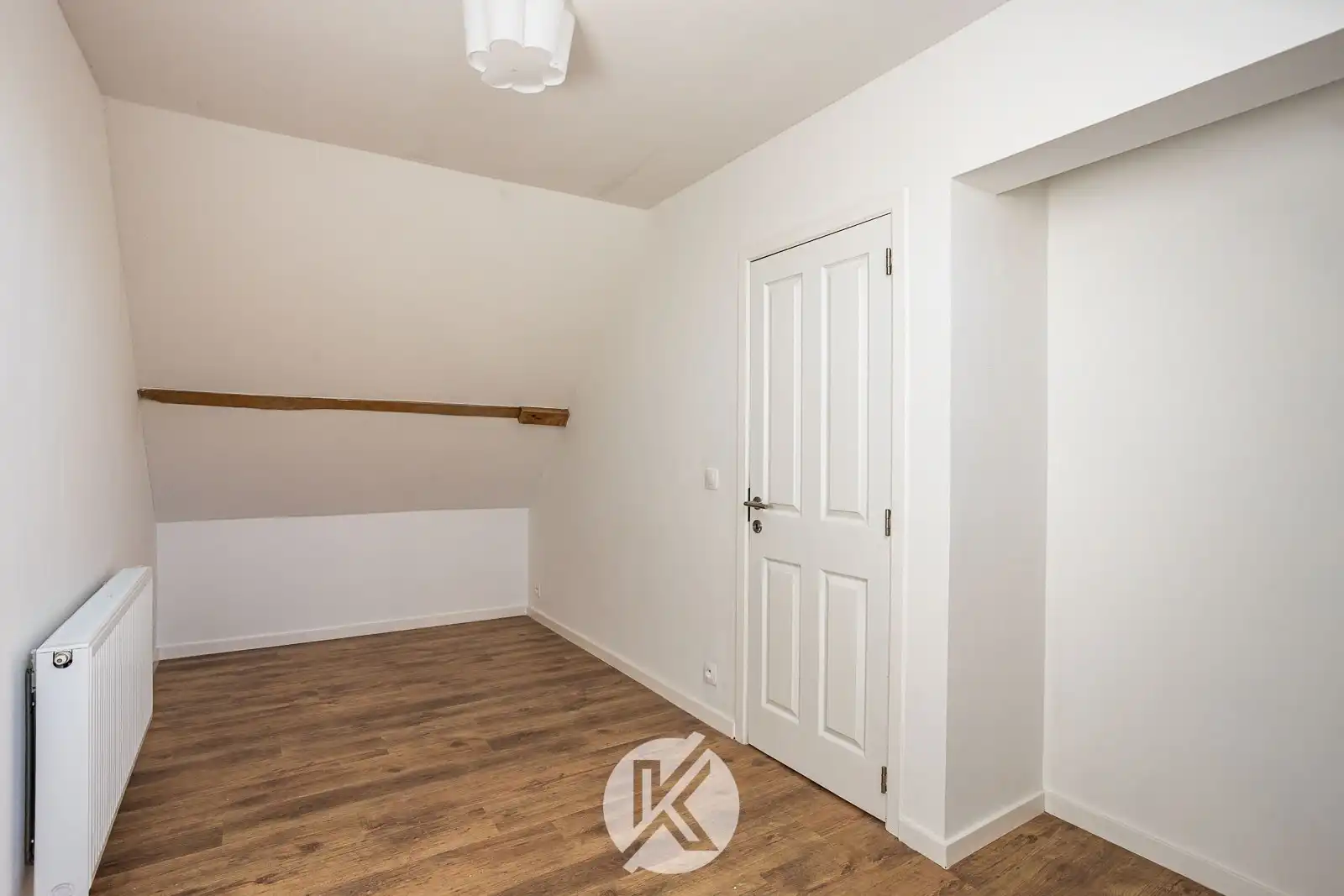 Gerenoveerde woning in een rustige straat foto 22