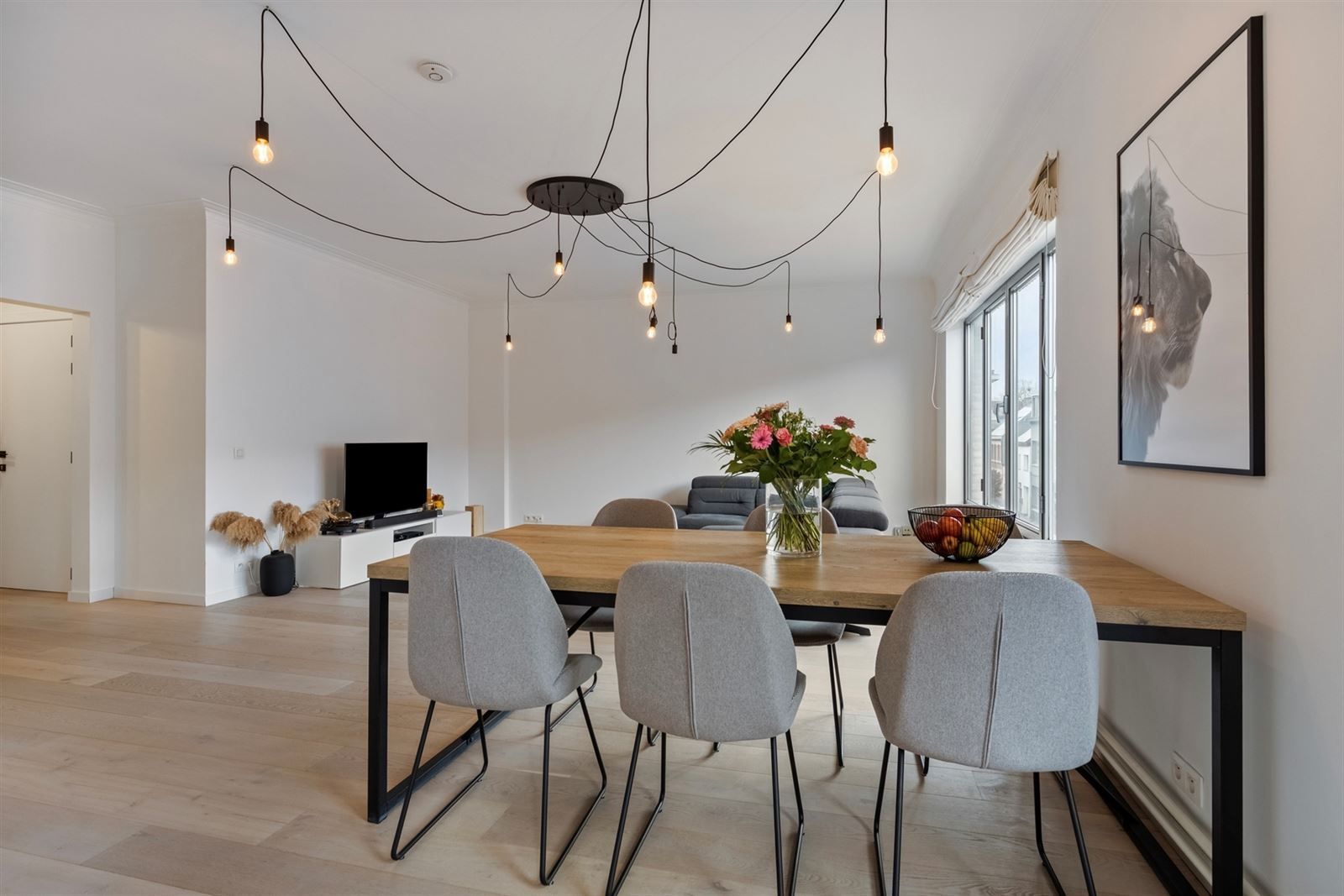 Modern gerenoveerd 2 slaapkamer appart. foto 4