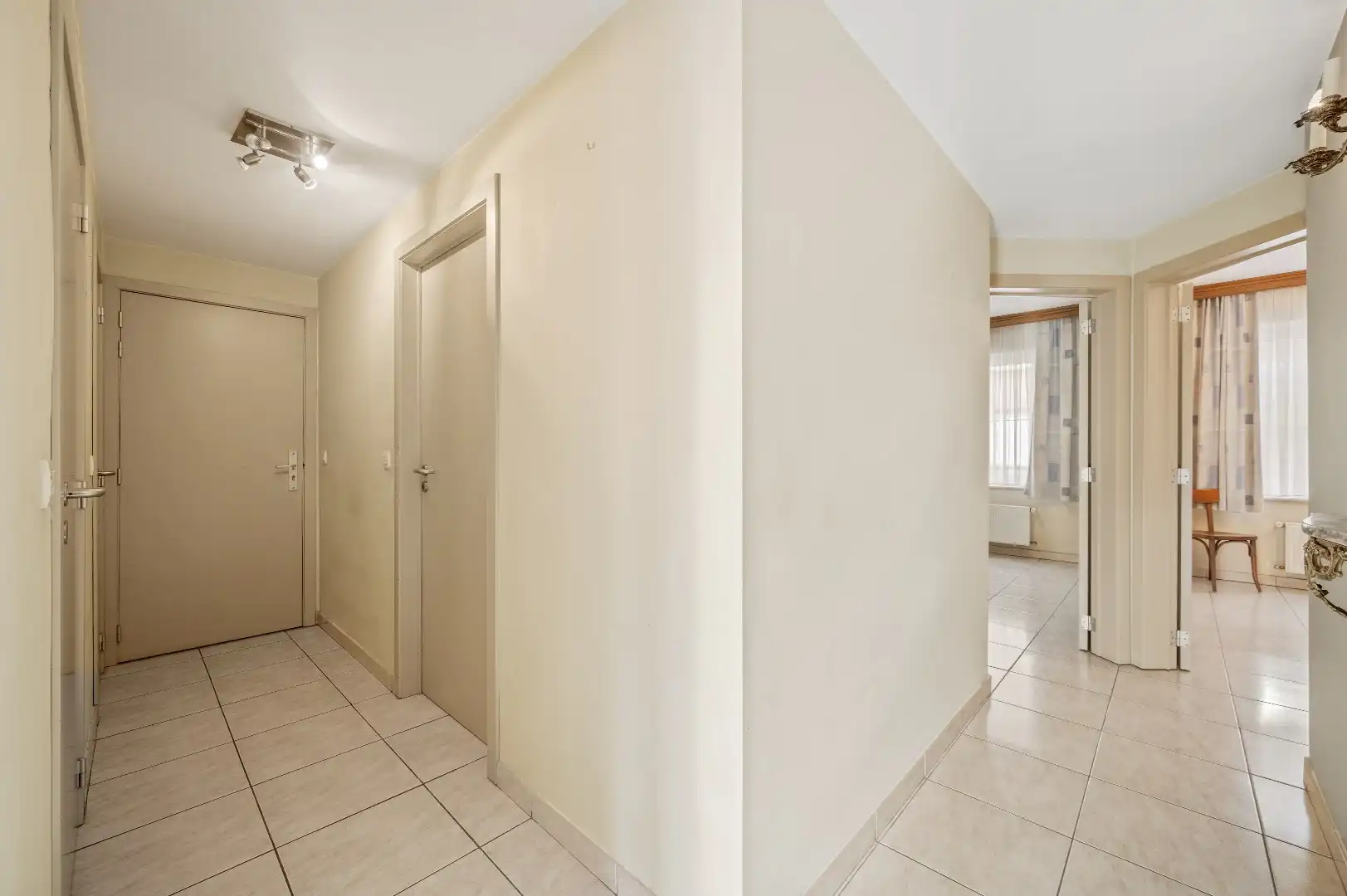 Ruim, instapklaar appartement met terras, lift en garage in Tienen  foto 21