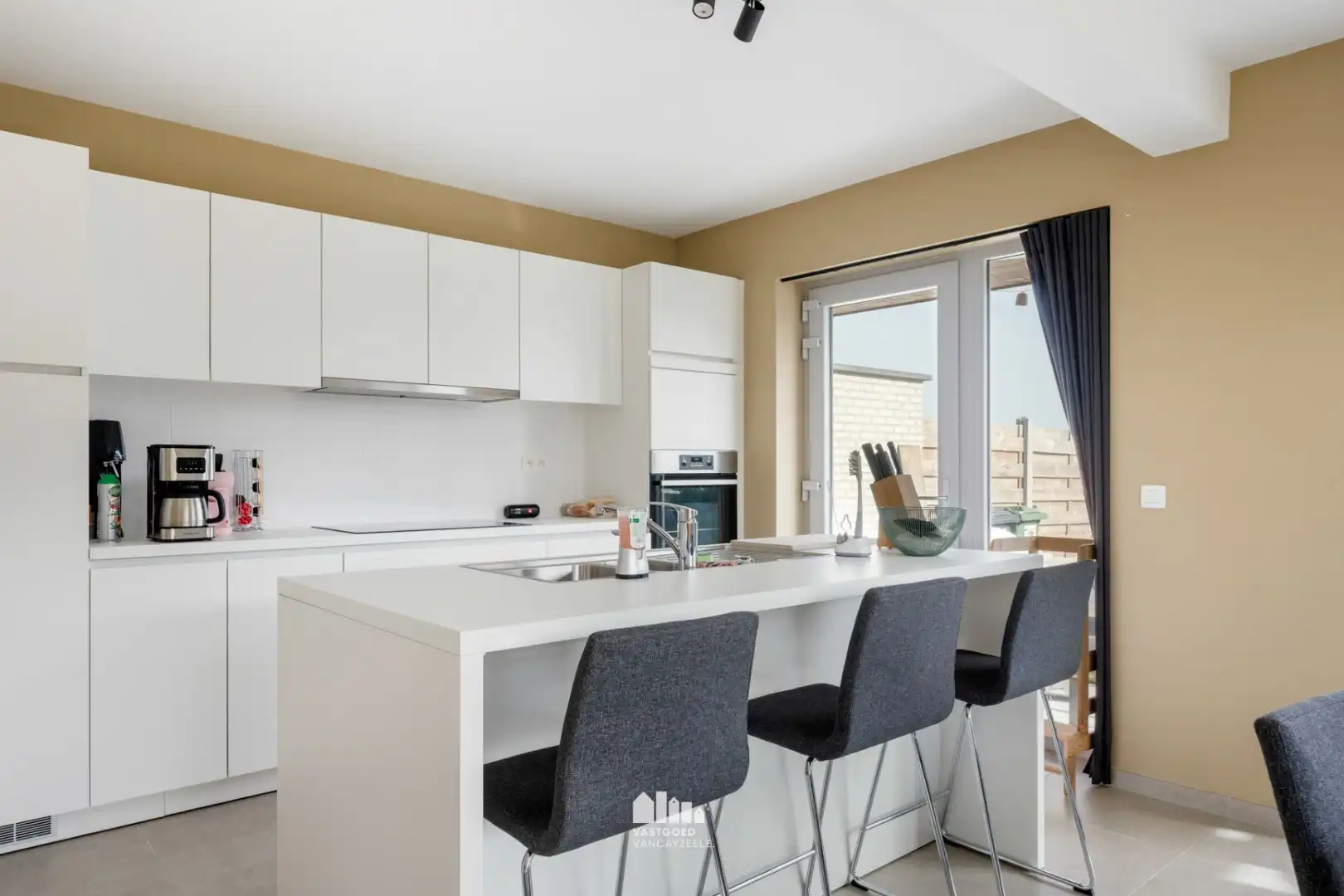 Recente halfopen woning (bj:2023) met landelijk uitzicht in Wijtschate foto 10