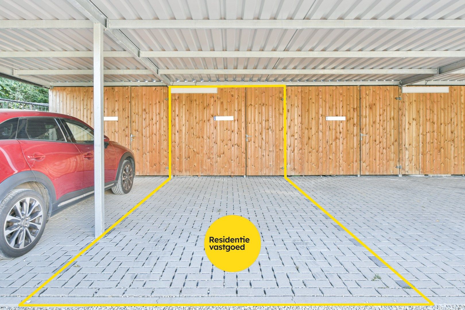 Uniek appartement inclusief carport met grote berging gelegen in een oude graanmolen foto 18