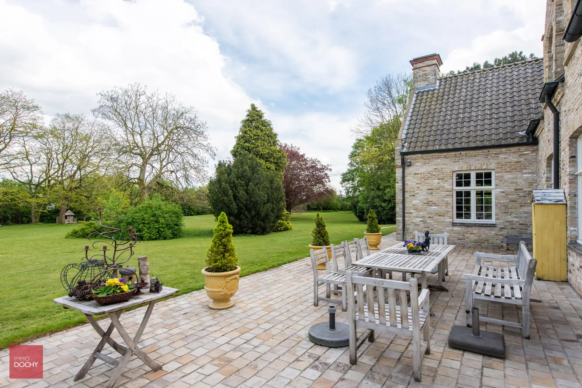 Zeer goed onderhouden ruime villa foto 7