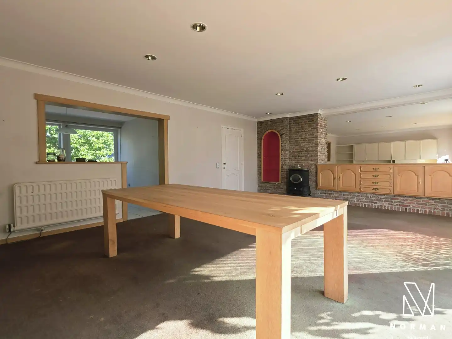 Charmante woning in rustige straat met mooie tuin en inpandige garage  foto 3