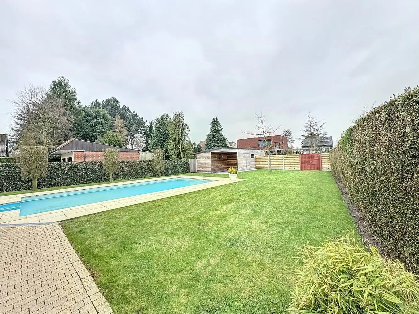 Ruime villa met zwembad op een rustige locatie foto 7