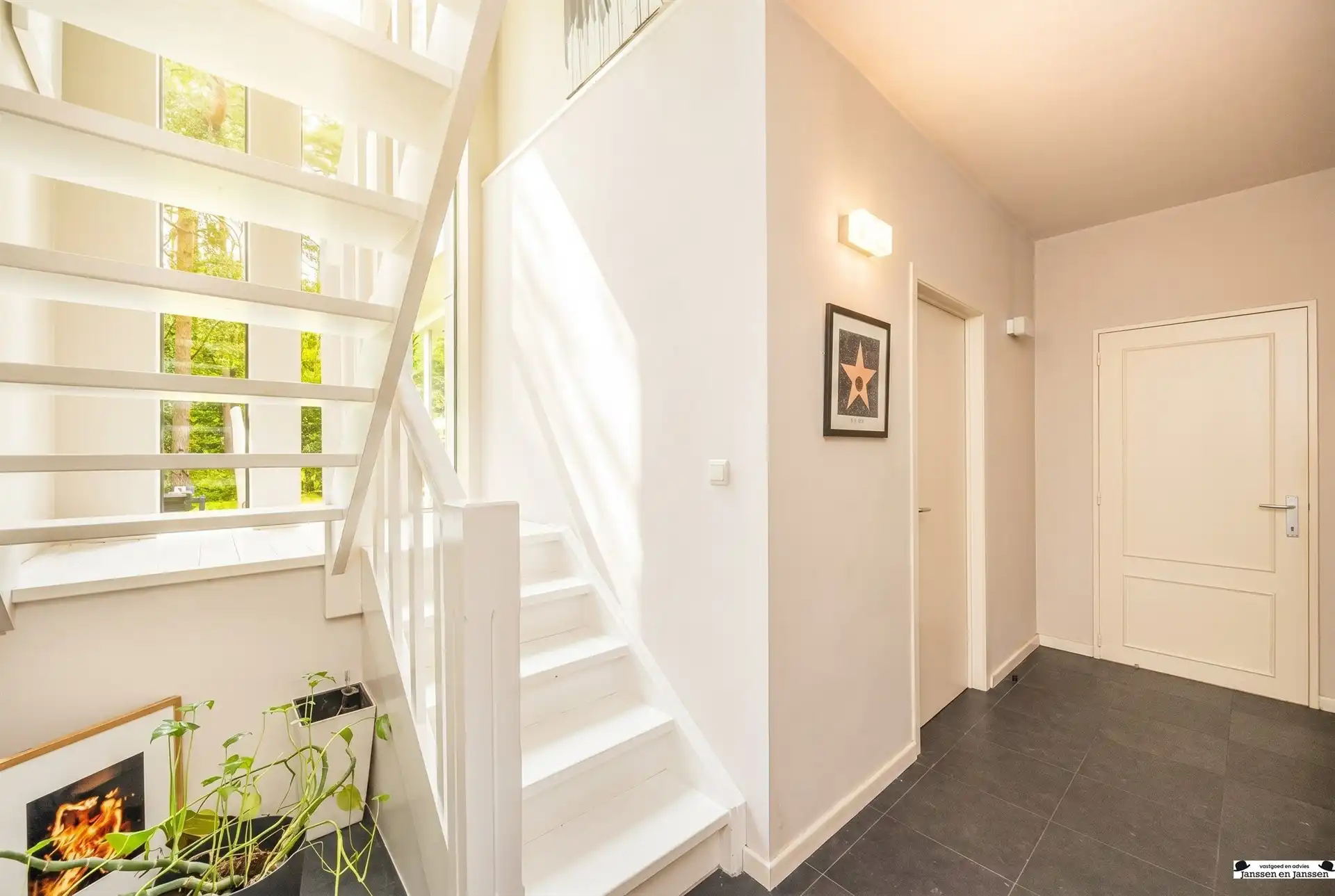Exclusieve villa op royaal perceel van 3.000 m² grenzend aan uniek natuurdomein foto 13