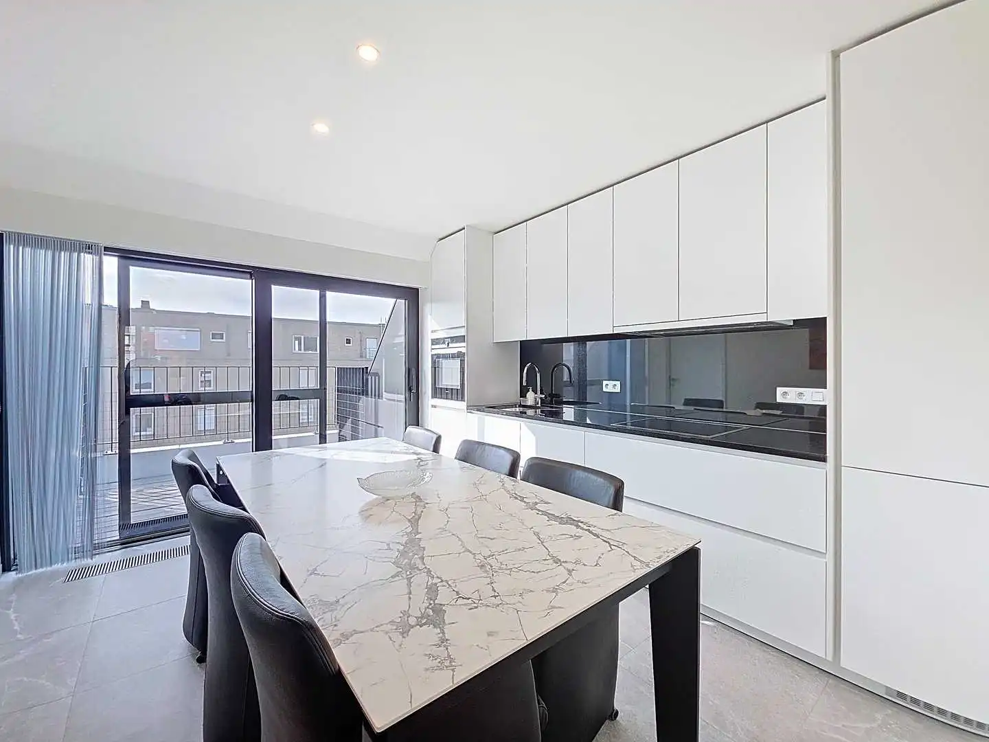 luxueus duplexappartement met 2 terrassen foto {{pictureIndex}}